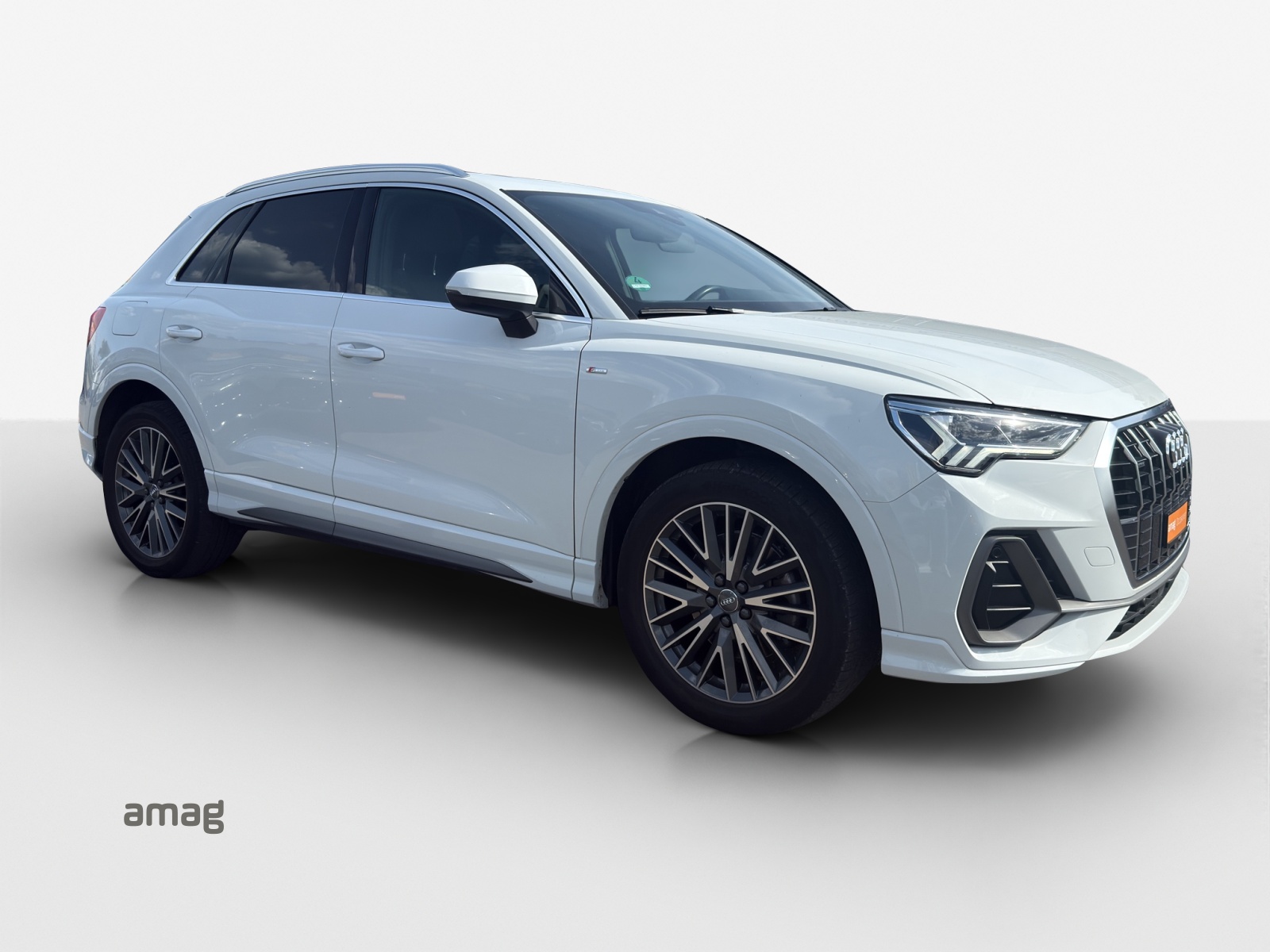 AUDI Q3 45 TFSI S line quattro S-tronic-image-5