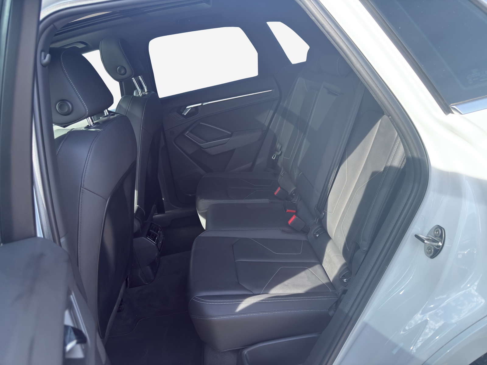 AUDI Q3 45 TFSI S line quattro S-tronic-image-11