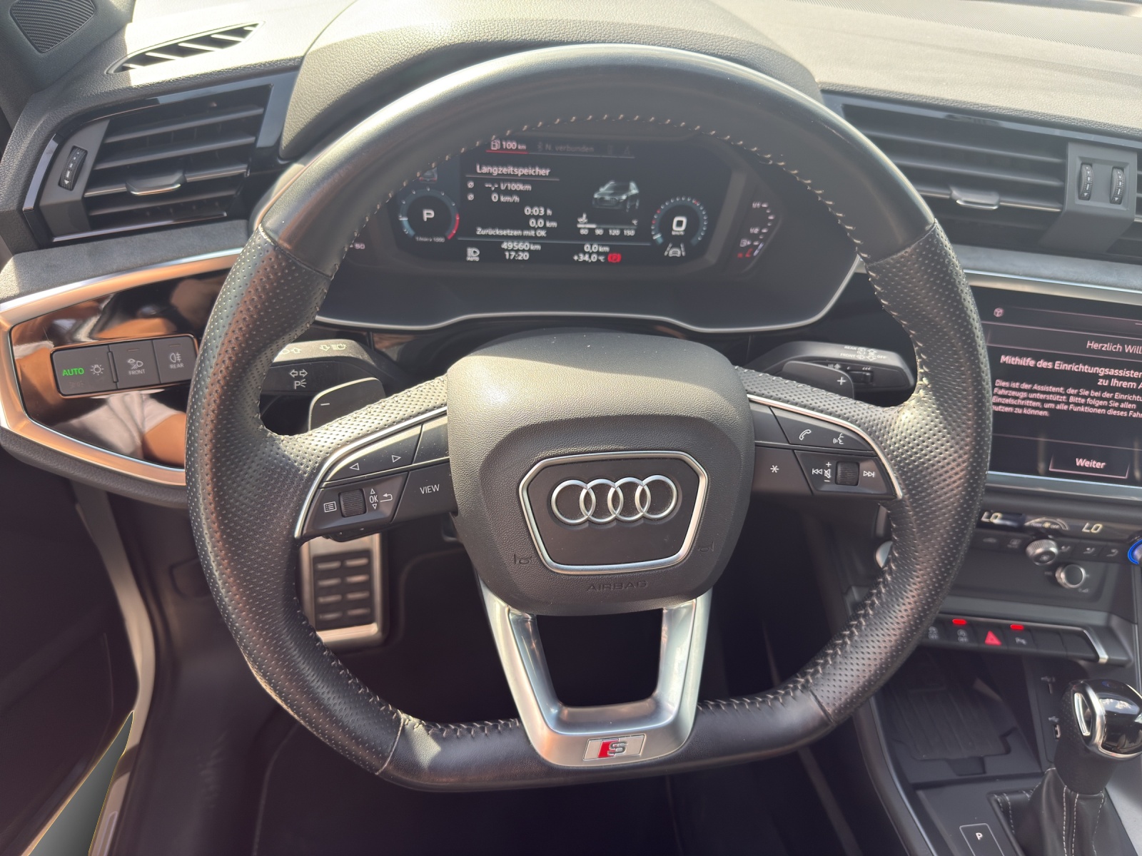 AUDI Q3 45 TFSI S line quattro S-tronic-image-9
