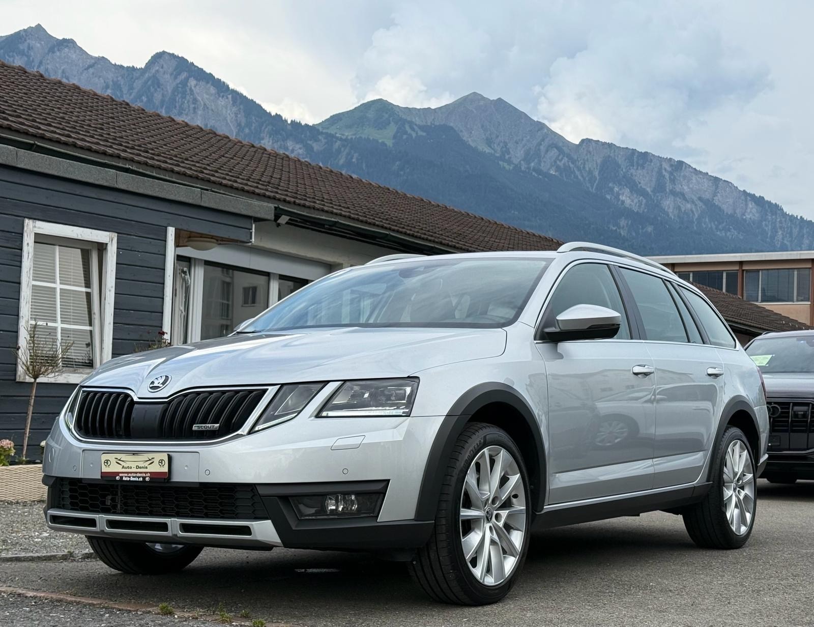 SKODA Octavia Scout 2.0 TDI 184 4x4 DSG-image-1