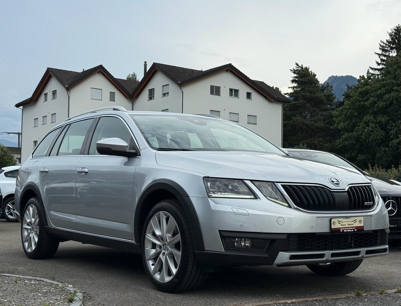 SKODA Octavia Scout 2.0 TDI 184 4x4 DSG-image-3