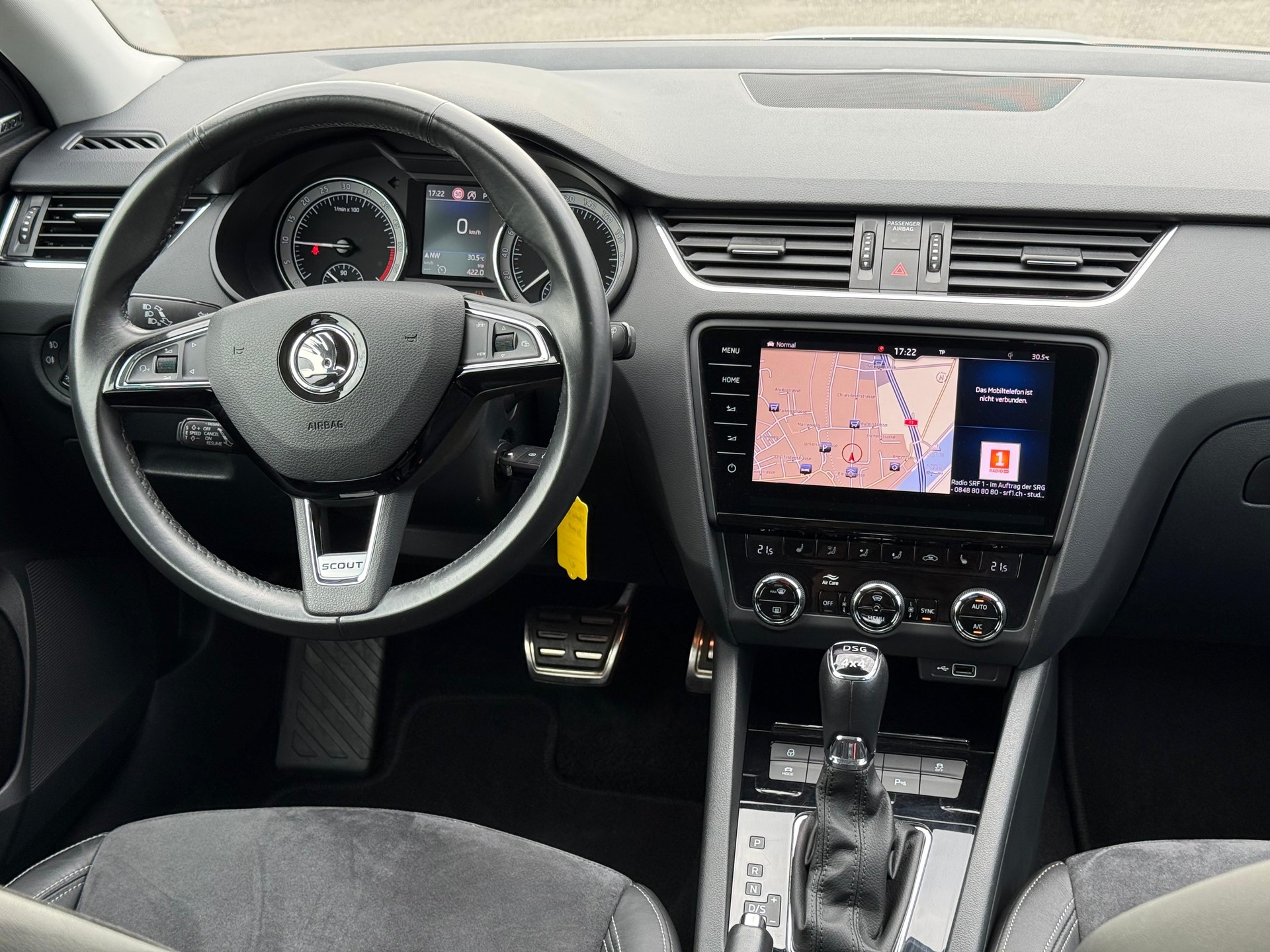 SKODA Octavia Scout 2.0 TDI 184 4x4 DSG-image-17