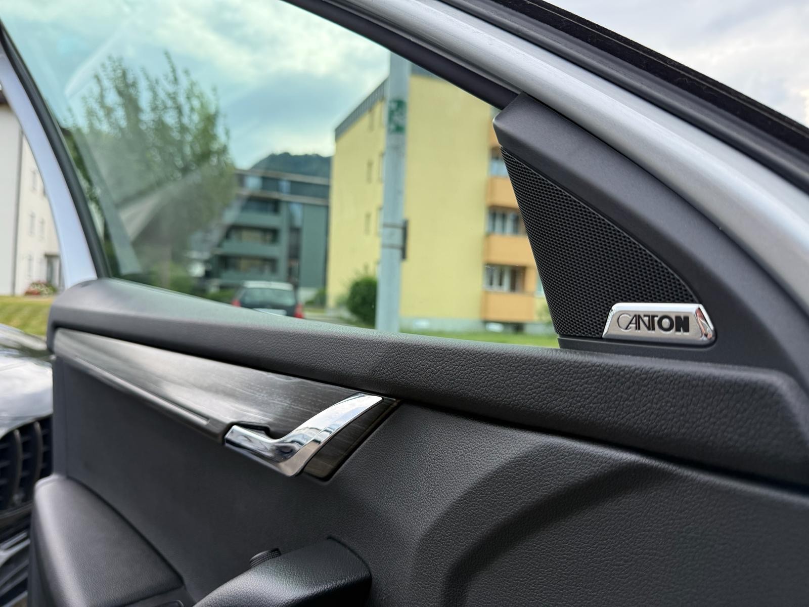 SKODA Octavia Scout 2.0 TDI 184 4x4 DSG-image-11