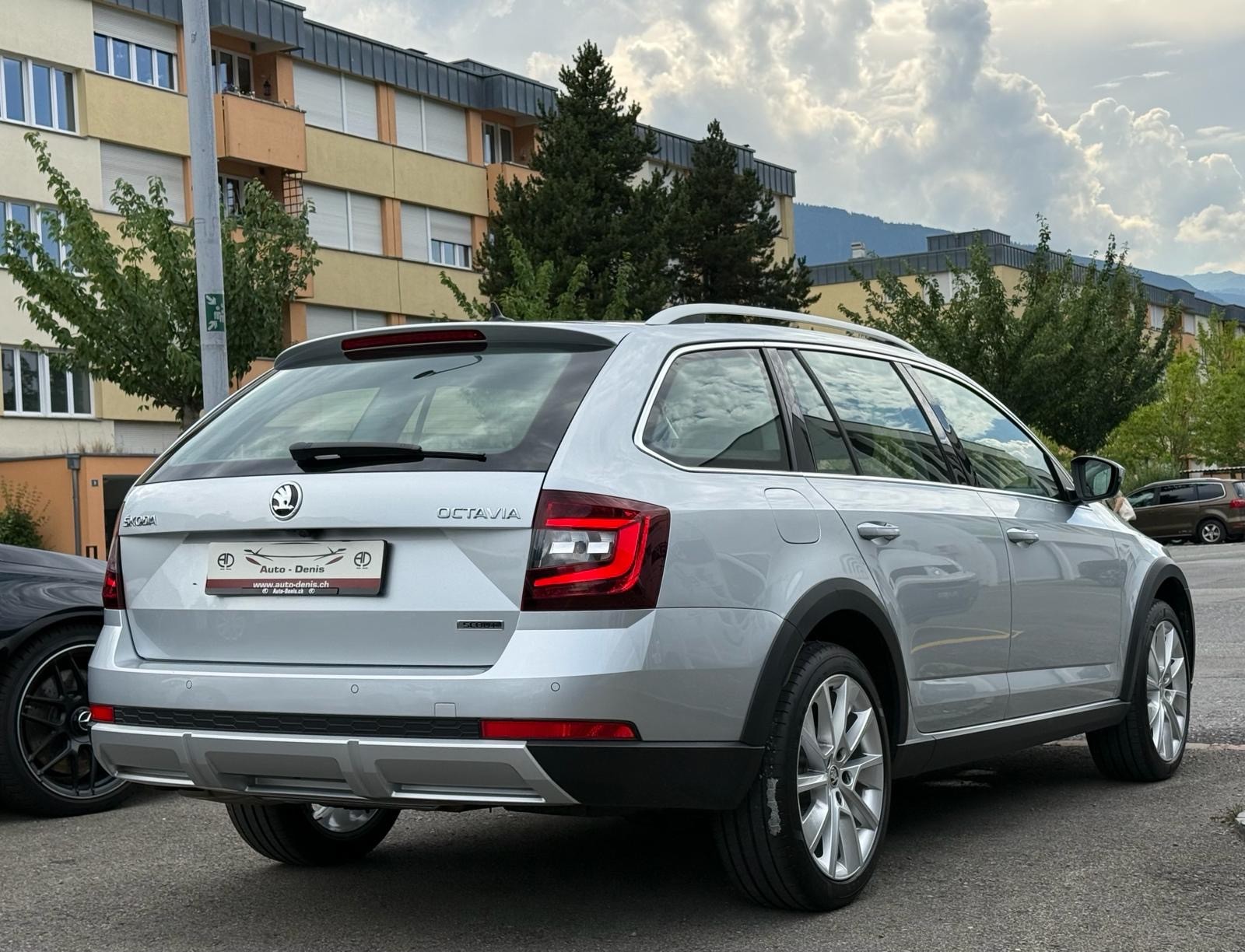 SKODA Octavia Scout 2.0 TDI 184 4x4 DSG-image-4