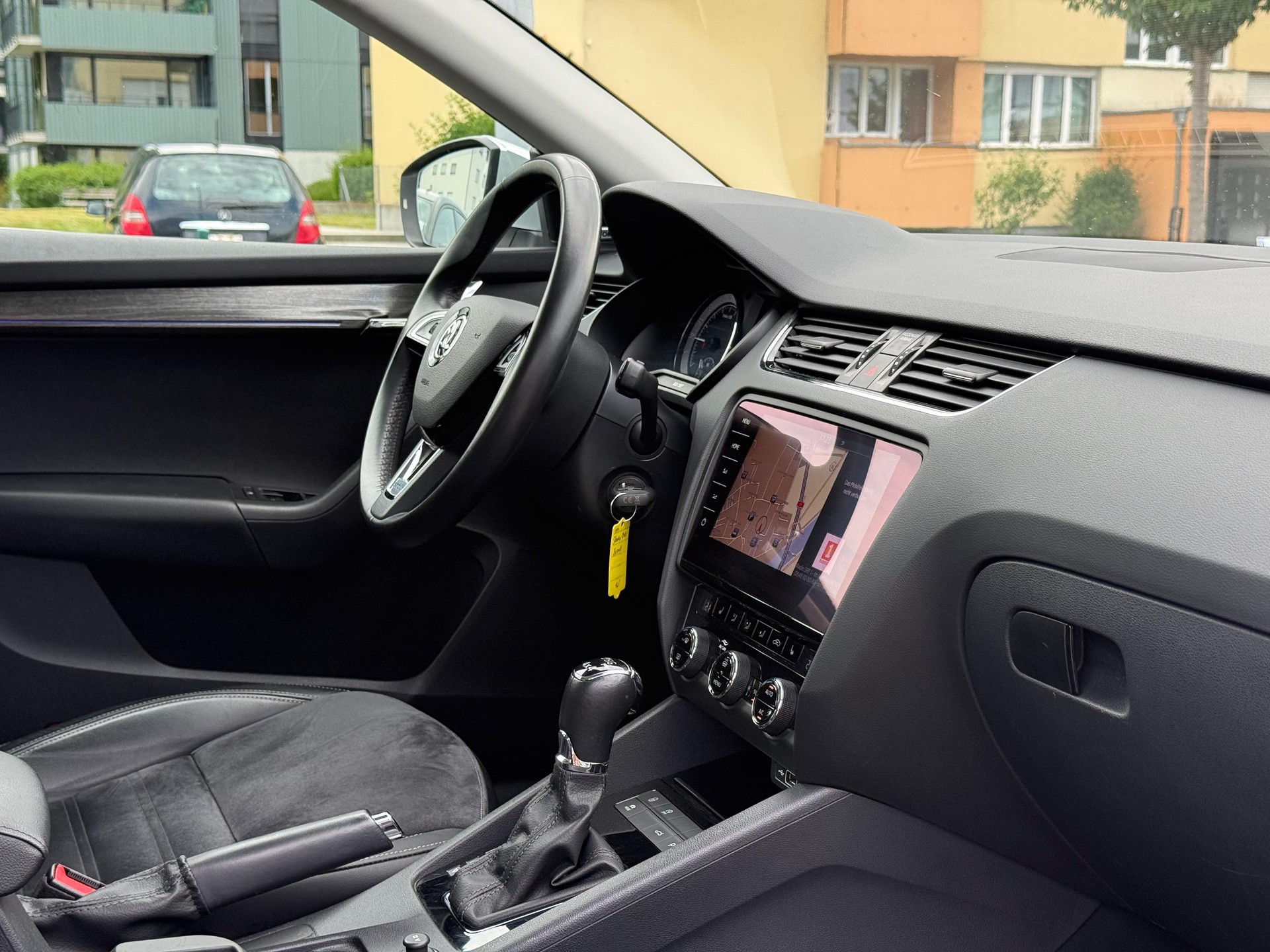 SKODA Octavia Scout 2.0 TDI 184 4x4 DSG-image-20