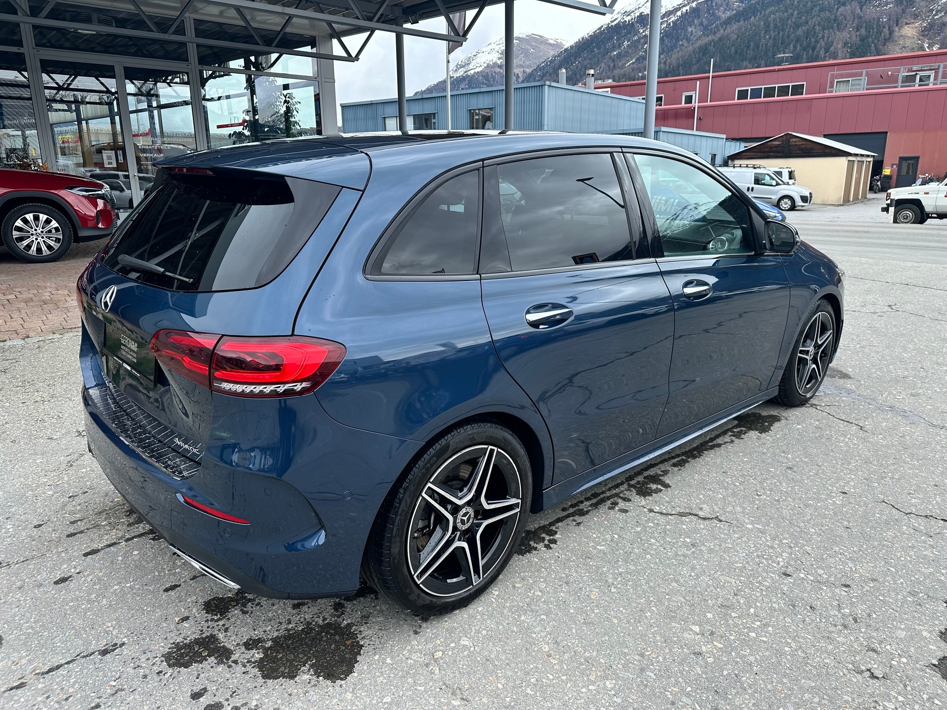 MERCEDES-BENZ B 250 AMG Line 4matic-image-8