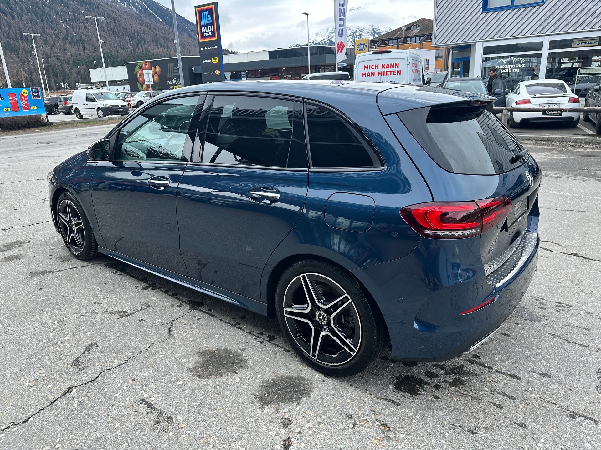 MERCEDES-BENZ B 250 AMG Line 4matic-image-6