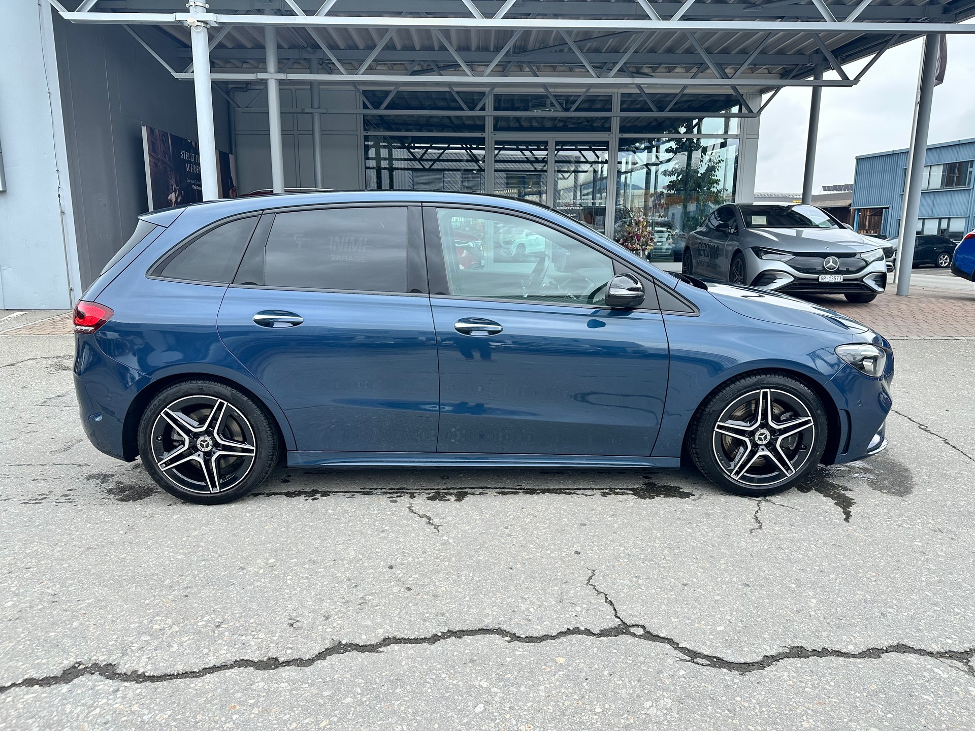 MERCEDES-BENZ B 250 AMG Line 4matic-showroom-element-1