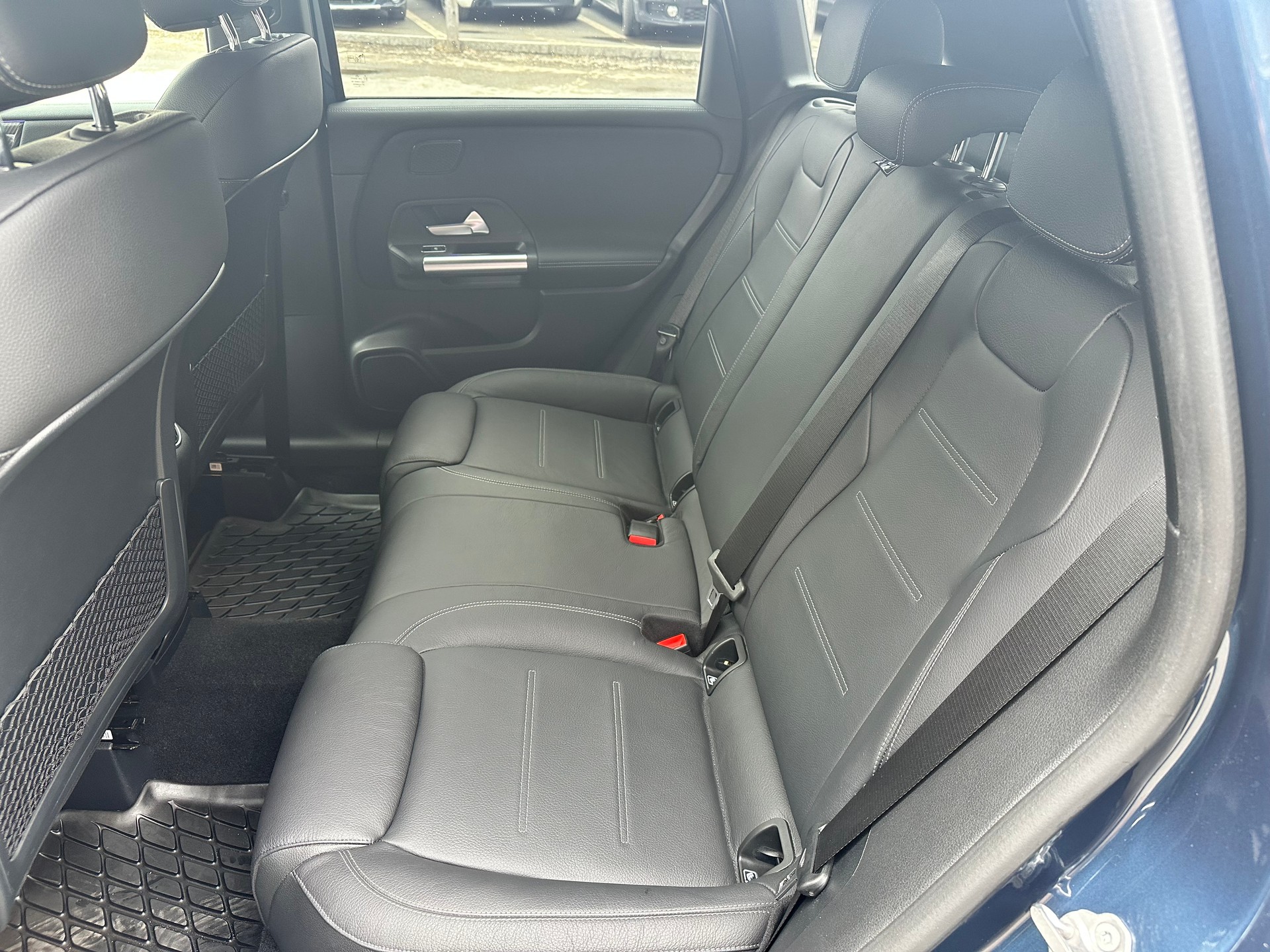 MERCEDES-BENZ B 250 AMG Line 4matic-image-11