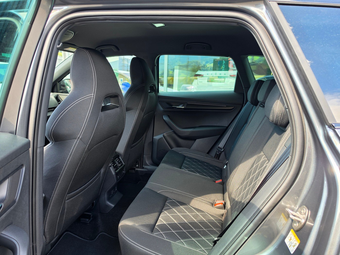 SKODA Karoq 2.0 TSI SportLine 4x4 DSG-image-8