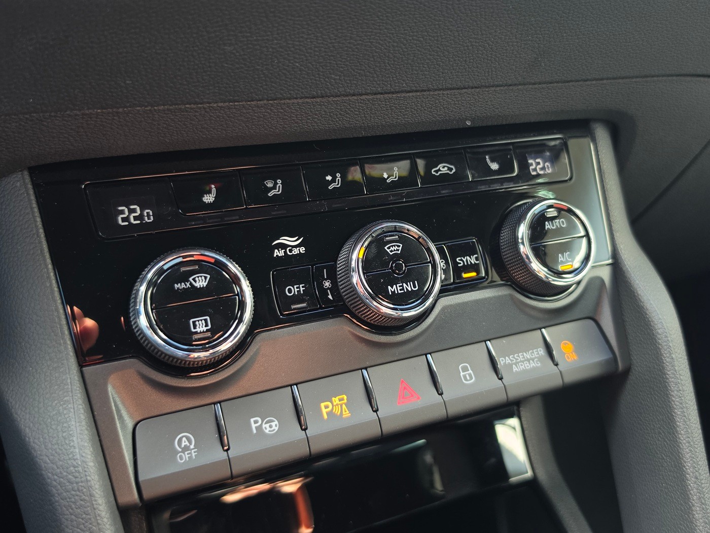 SKODA Karoq 2.0 TSI SportLine 4x4 DSG-image-12