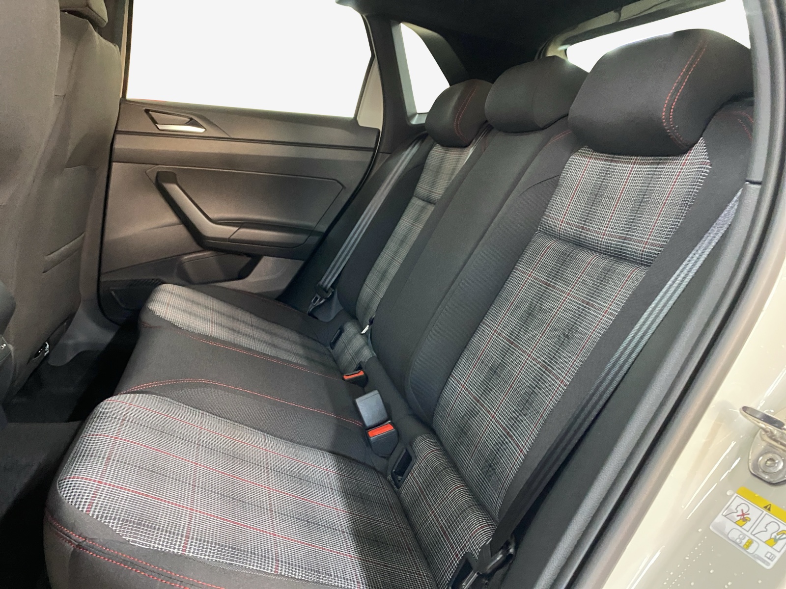 VW Polo 2.0 TSI GTI DSG-image-11
