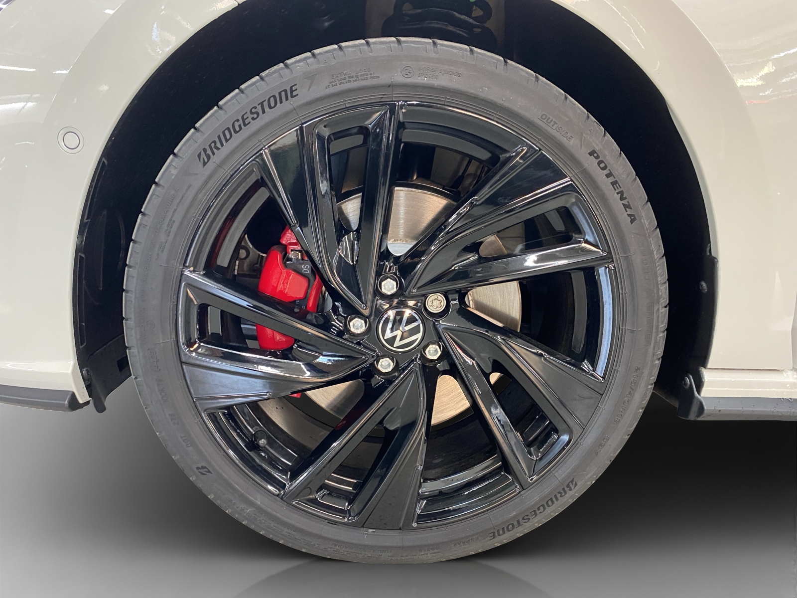 VW Polo 2.0 TSI GTI DSG-image-15