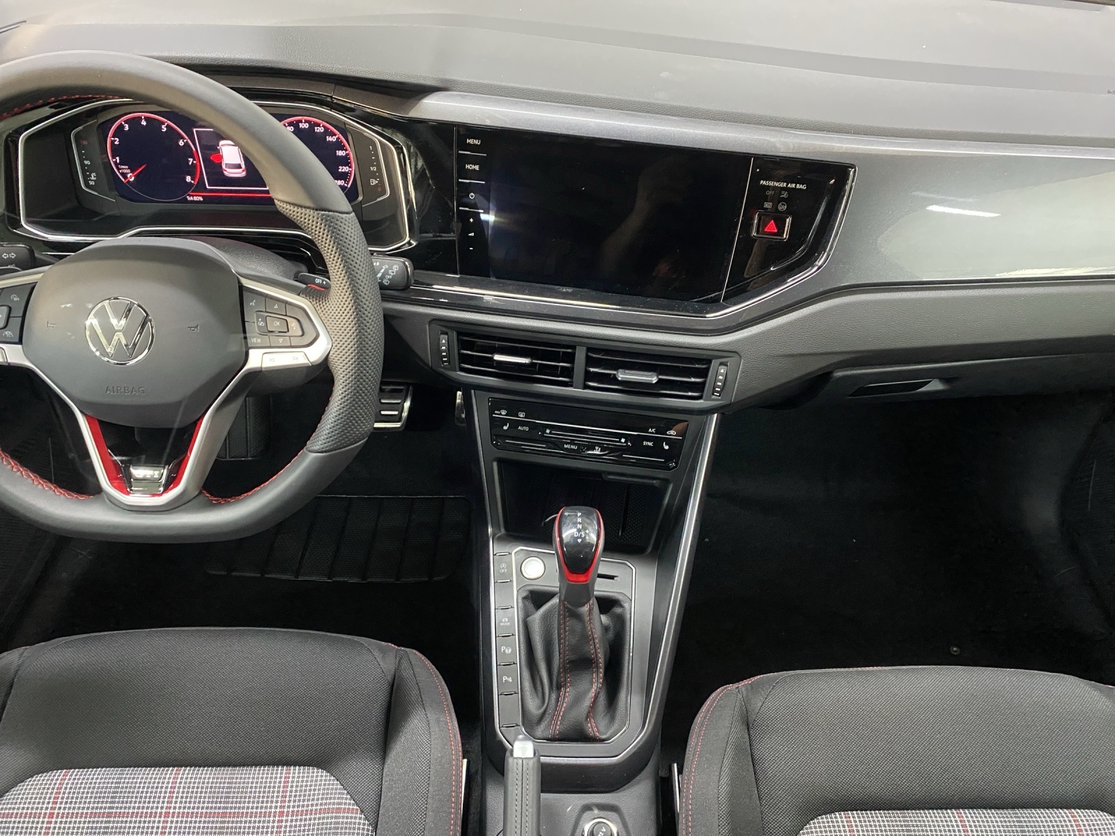VW Polo 2.0 TSI GTI DSG-image-10