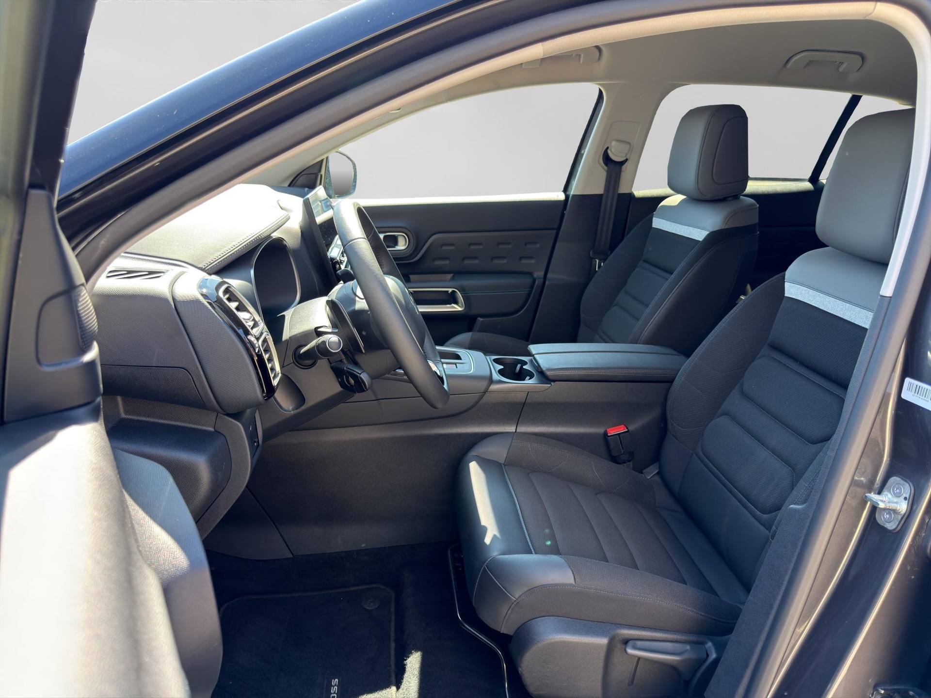 CITROEN C5 Aircross 1.2 Hybrid Swiss Edition-image-1