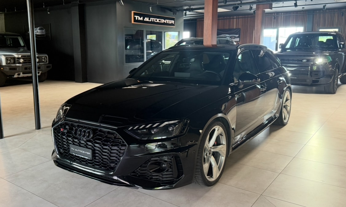 AUDI RS4 Avant quattro tiptronic-image-0