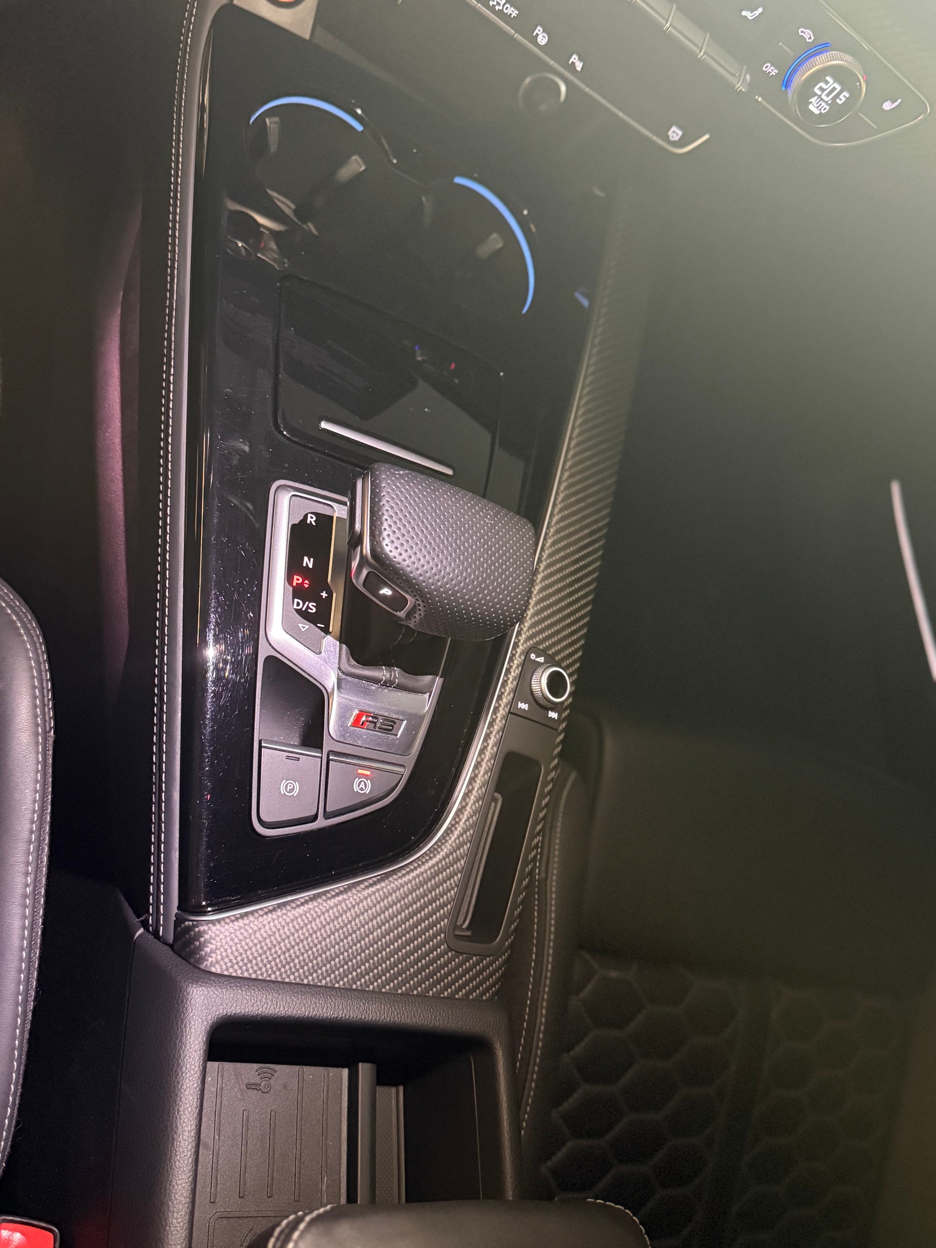 AUDI RS4 Avant quattro tiptronic-image-6