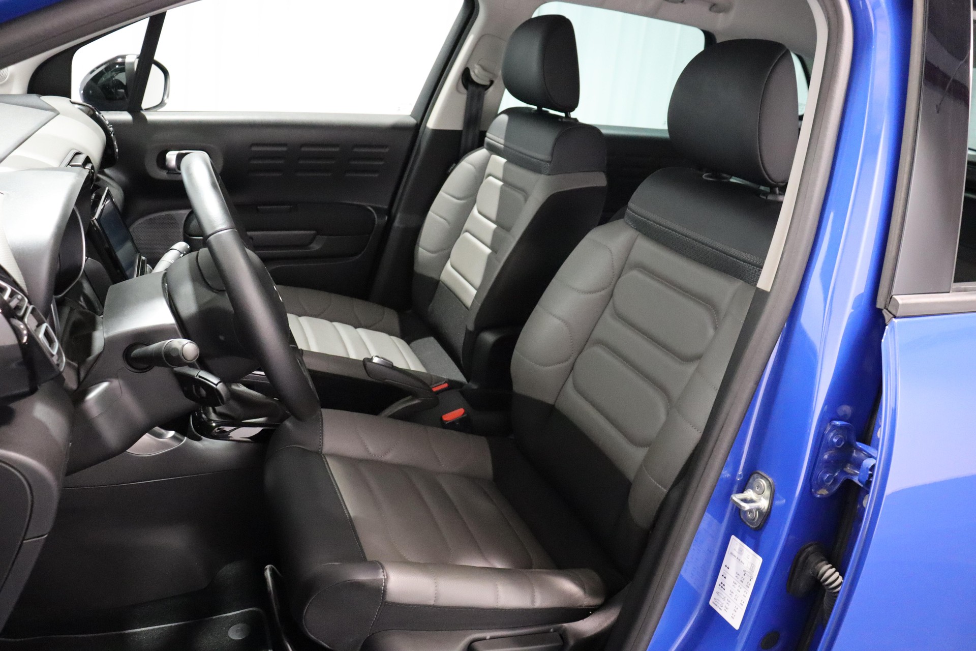 CITROEN C3 Aircross 1.2 PureTech 130 Shine-image-4