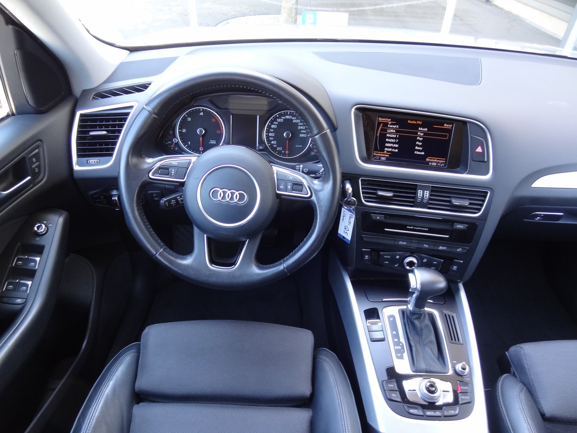 AUDI Q5 2.0 TDI S-tronic-image-11
