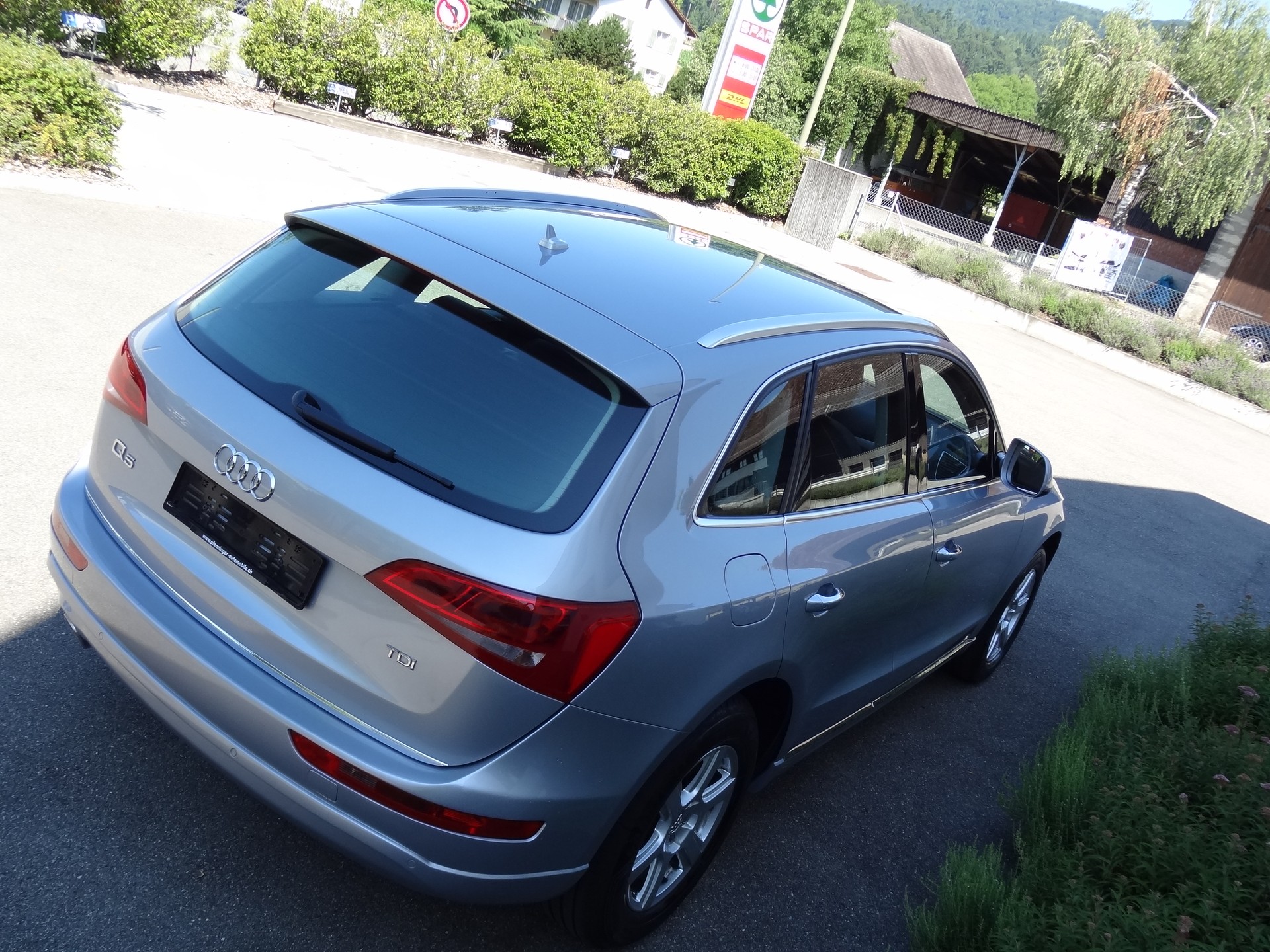 AUDI Q5 2.0 TDI S-tronic-showroom-element-3