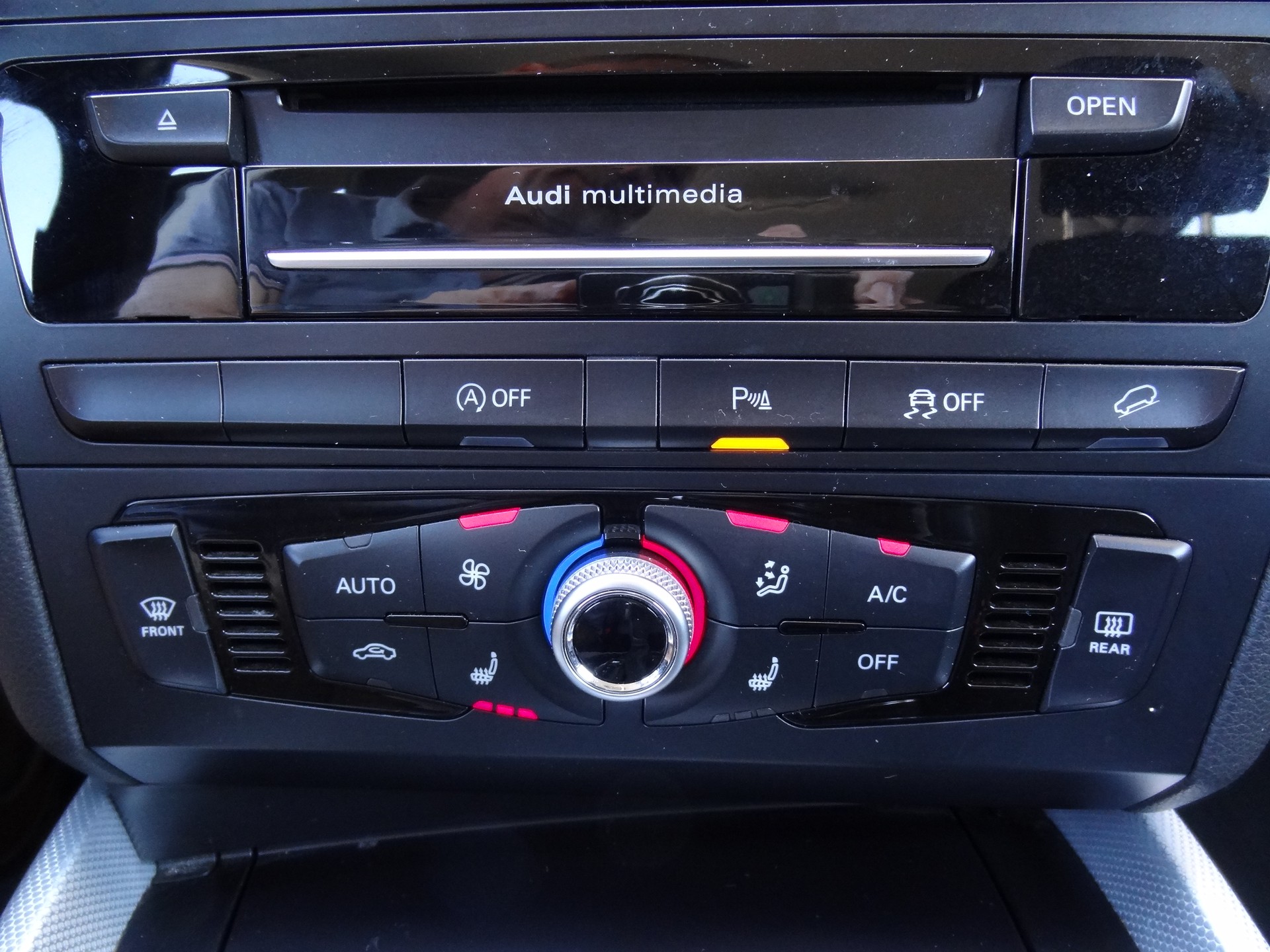 AUDI Q5 2.0 TDI S-tronic-image-18