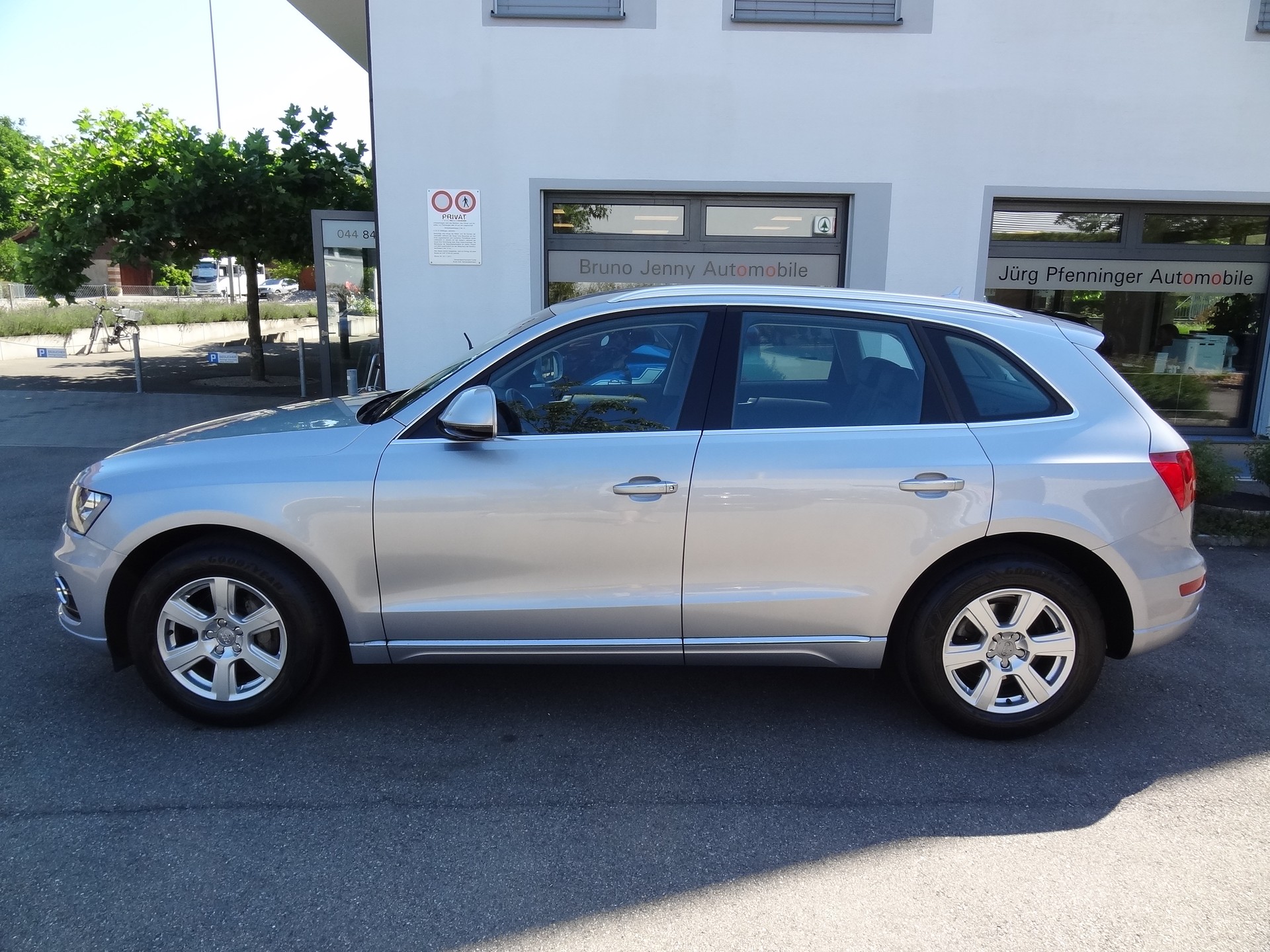 AUDI Q5 2.0 TDI S-tronic-showroom-element-1