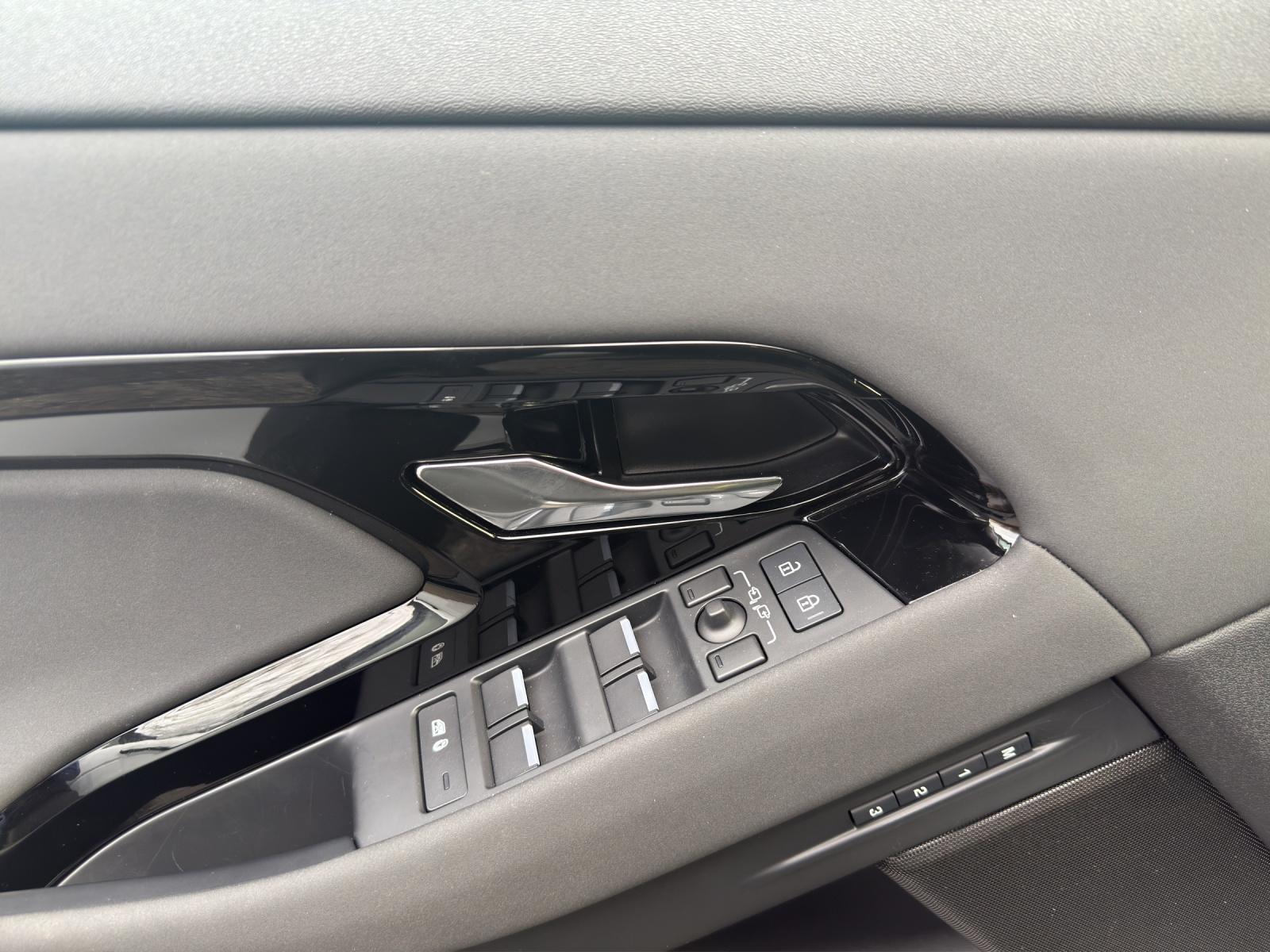 LAND ROVER Range Rover Evoque 1.5 T 300e Dynamic SE 309PS Garantie bis 01.07.2029-image-7