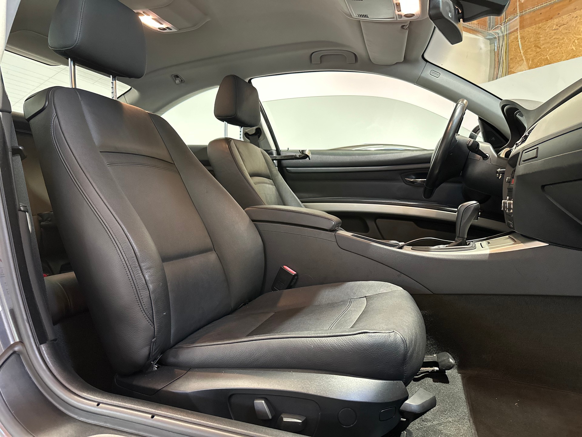 BMW 325i Coupé Aut./Top Ausstattung/Wenig km/Lückenlos BMW-Servicegepflegt/8 x Aluräder (M-Sport)-image-15