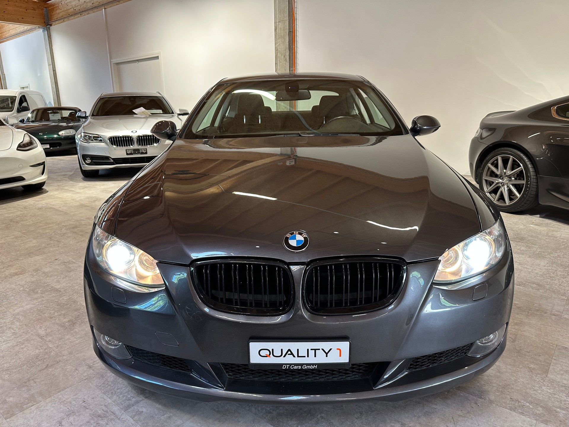 BMW 325i Coupé Aut./Top Ausstattung/Wenig km/Lückenlos BMW-Servicegepflegt/8 x Aluräder (M-Sport)-image-1