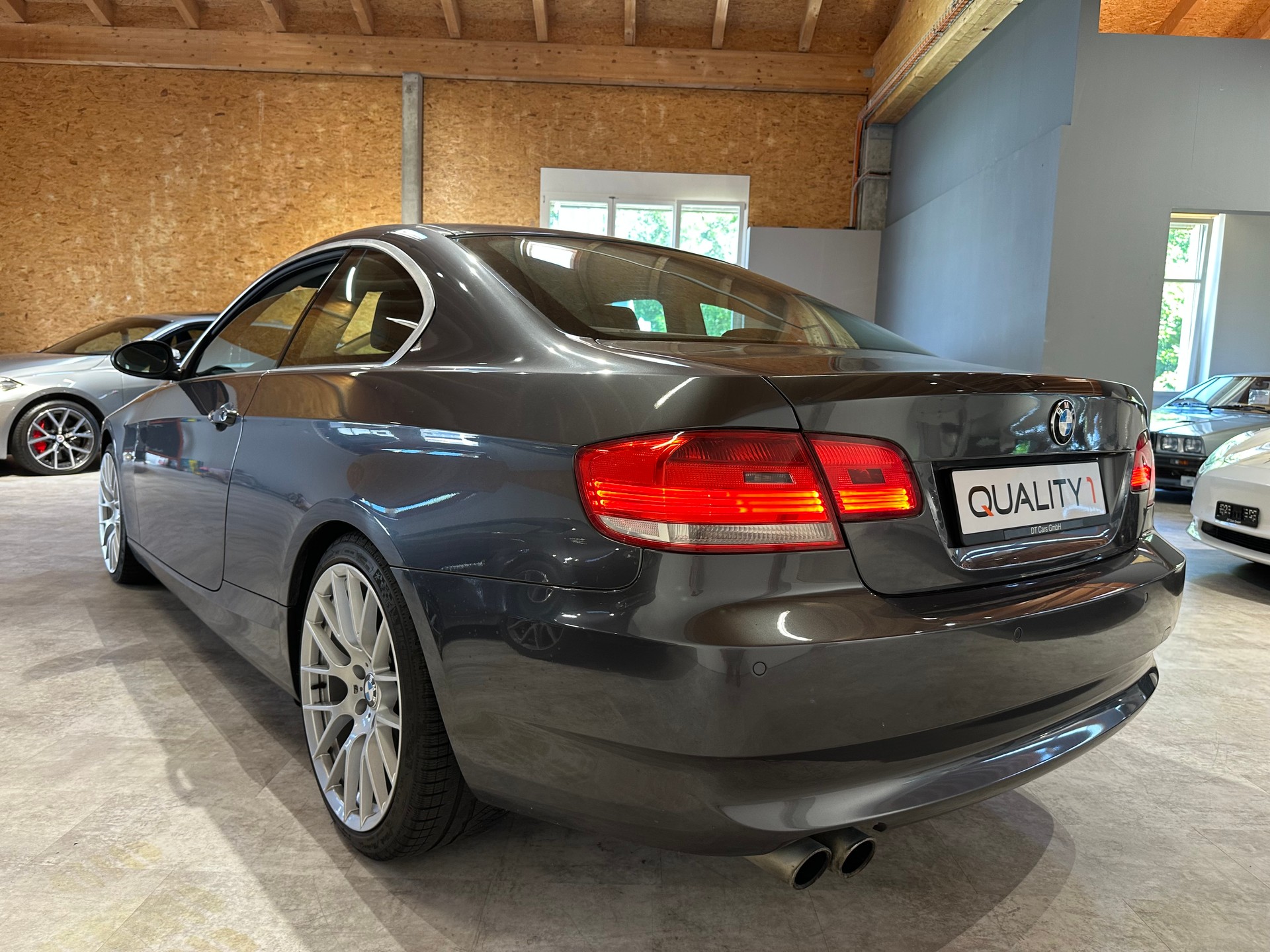BMW 325i Coupé Aut./Top Ausstattung/Wenig km/Lückenlos BMW-Servicegepflegt/8 x Aluräder (M-Sport)-image-5