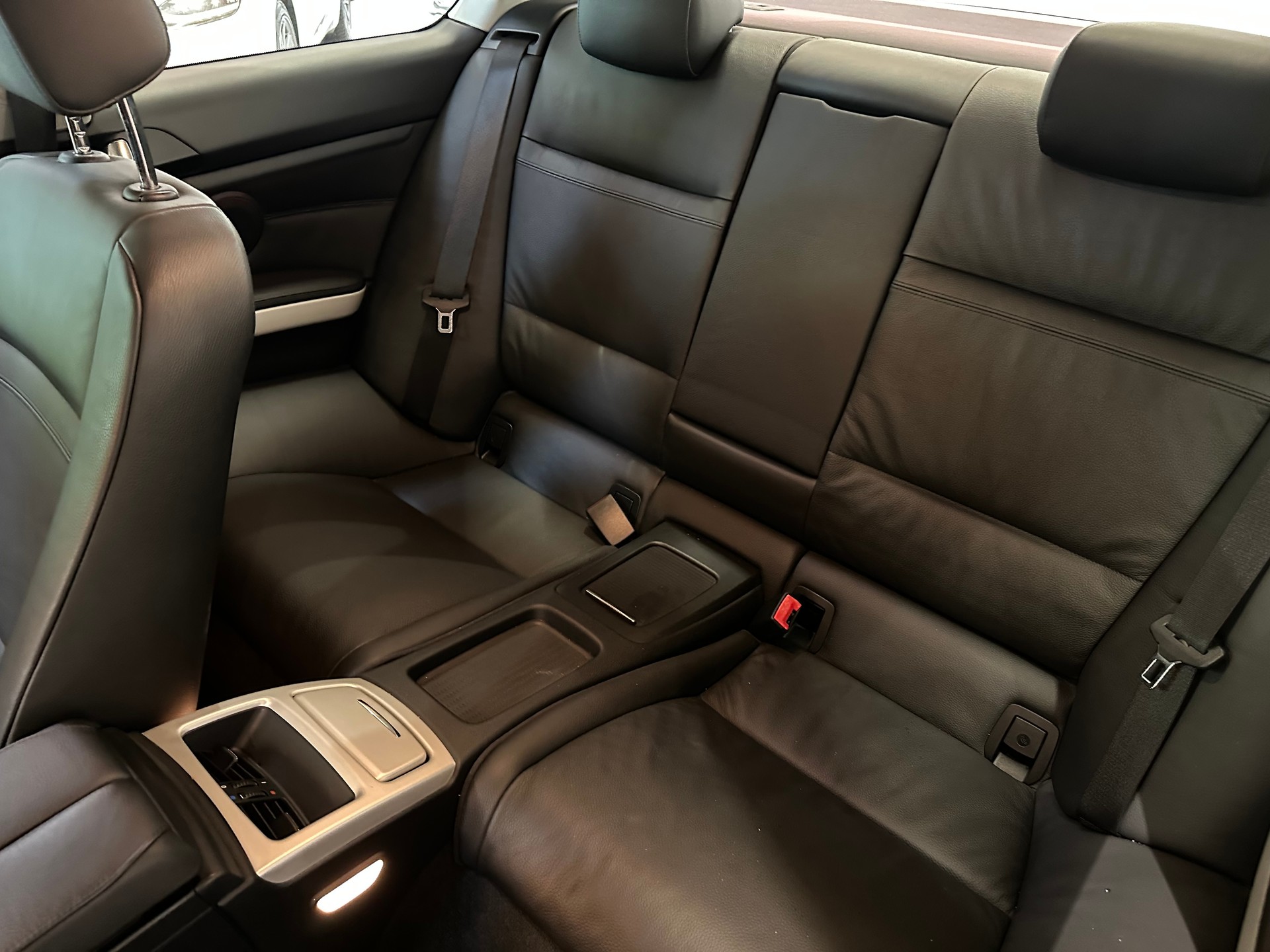 BMW 325i Coupé Aut./Top Ausstattung/Wenig km/Lückenlos BMW-Servicegepflegt/8 x Aluräder (M-Sport)-image-23