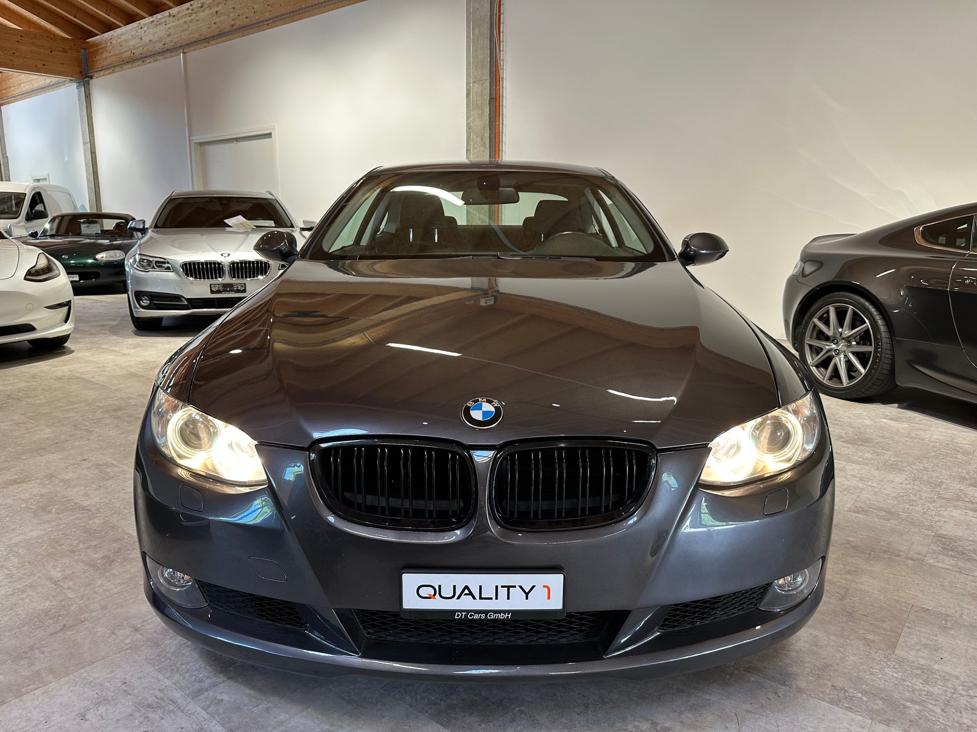BMW 325i Coupé Aut./Top Ausstattung/Wenig km/Lückenlos BMW-Servicegepflegt/8 x Aluräder (M-Sport)-image-3