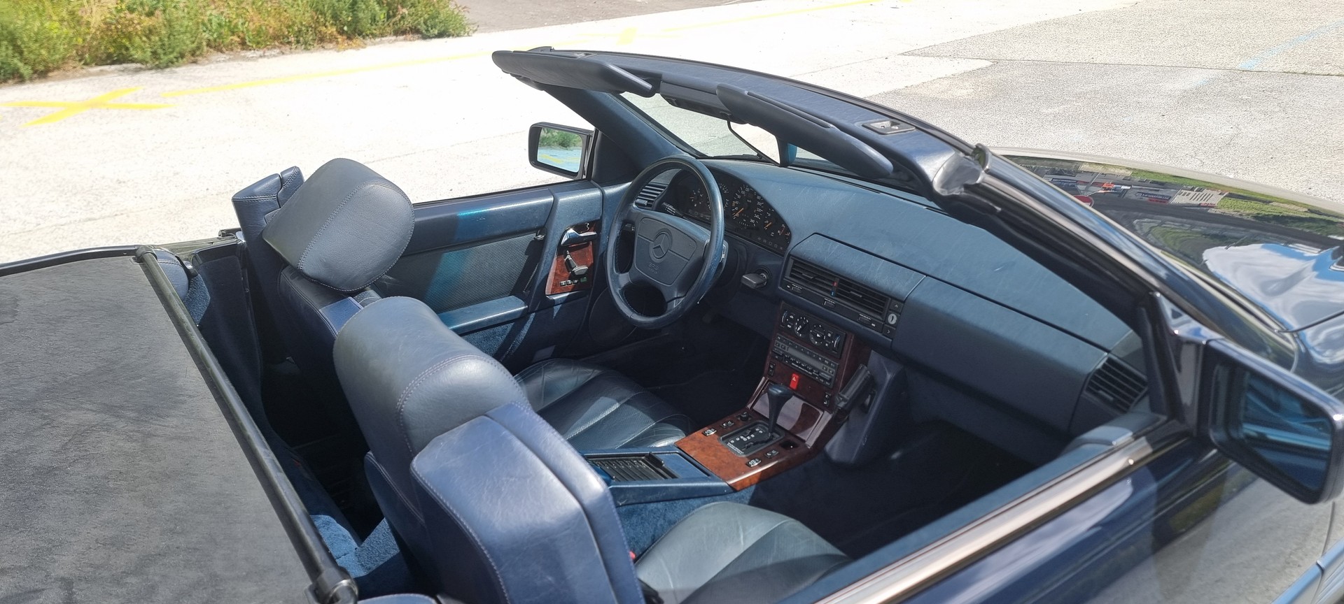 MERCEDES-BENZ 300 SL-24-image-5