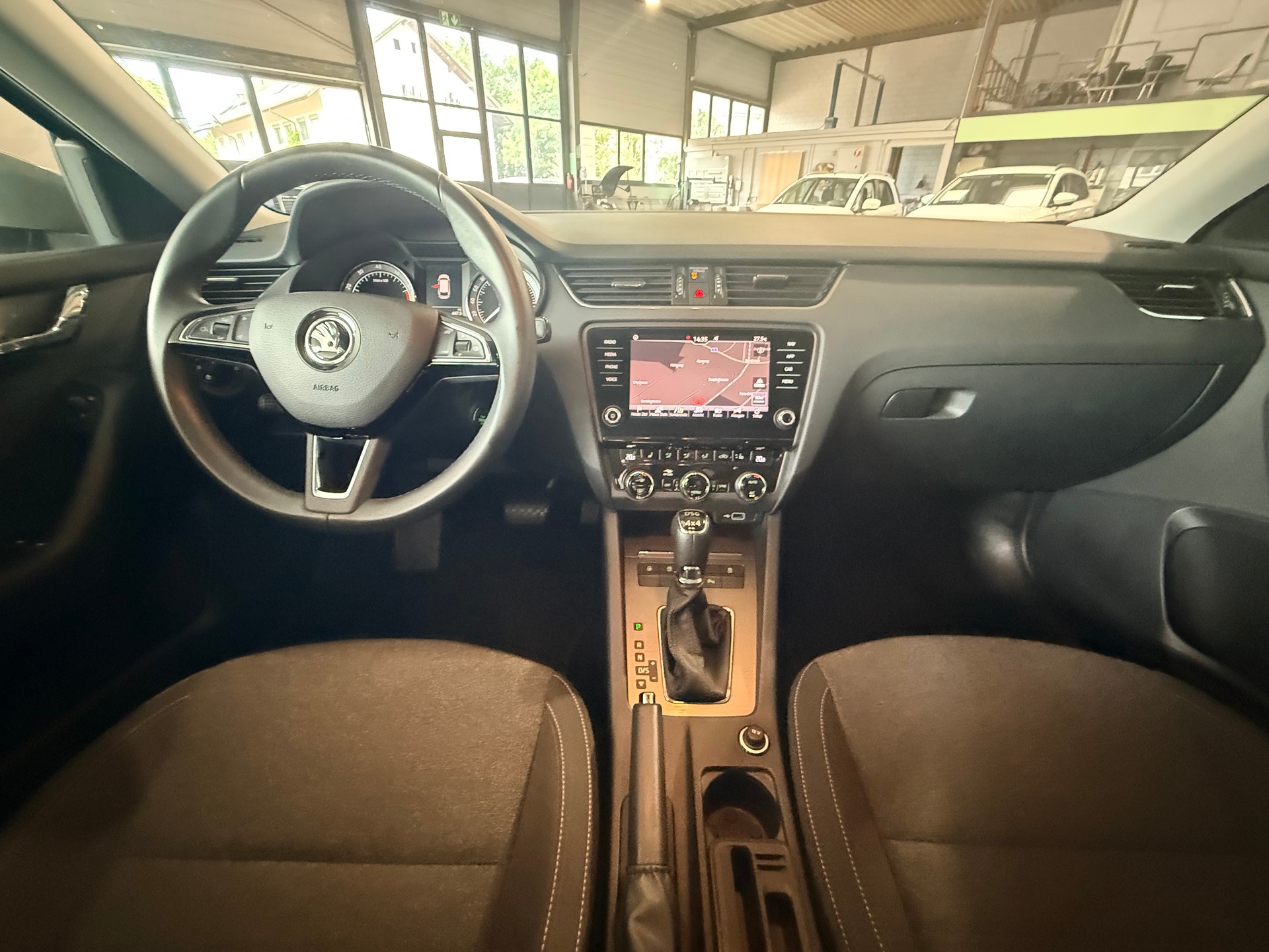 SKODA Octavia Combi 2.0 TSI Soleil 4x4 DSG + AHK-image-12