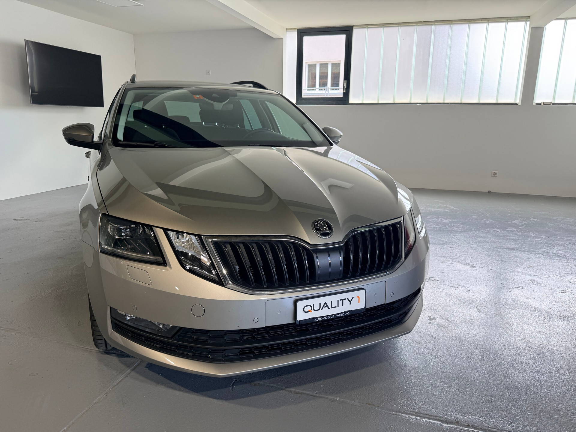 SKODA Octavia Combi 2.0 TSI Soleil 4x4 DSG + AHK-image-0