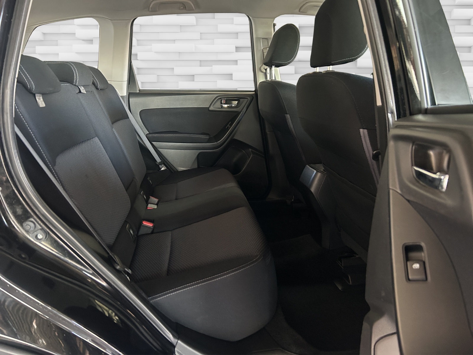 SUBARU Forester 2.0i Swiss Lineartronic-image-9