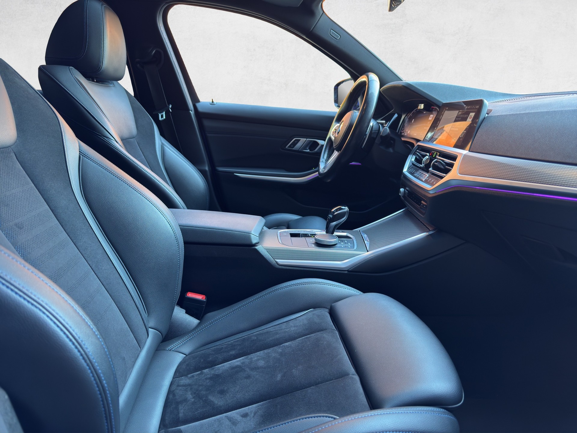 BMW 330i xDrive Steptronic M Sport-image-9