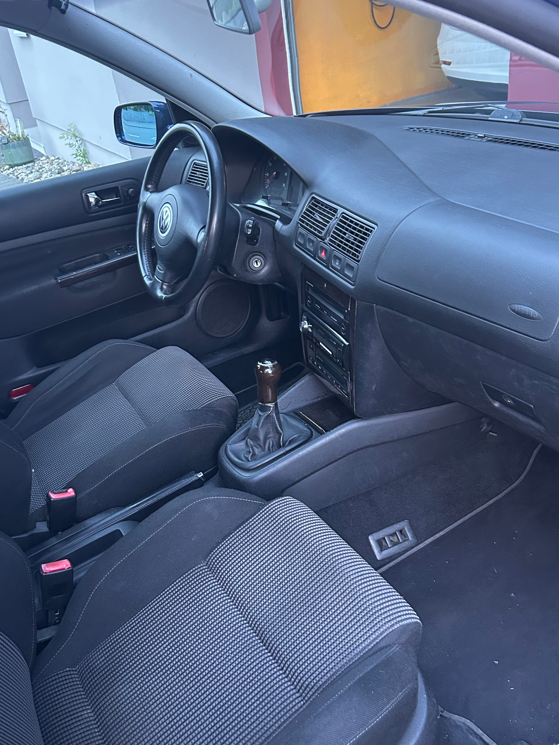 VW 1.8 20V Turbo 150 GTI-image-5