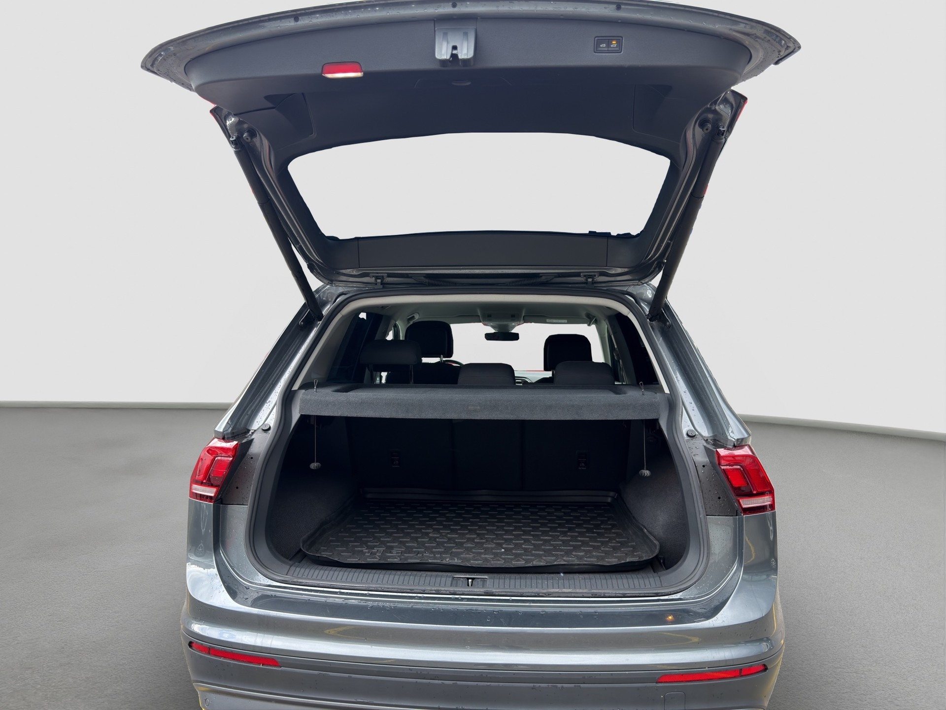 VW Tiguan 2.0TSI Comfortline 4Motion DSG-image-8