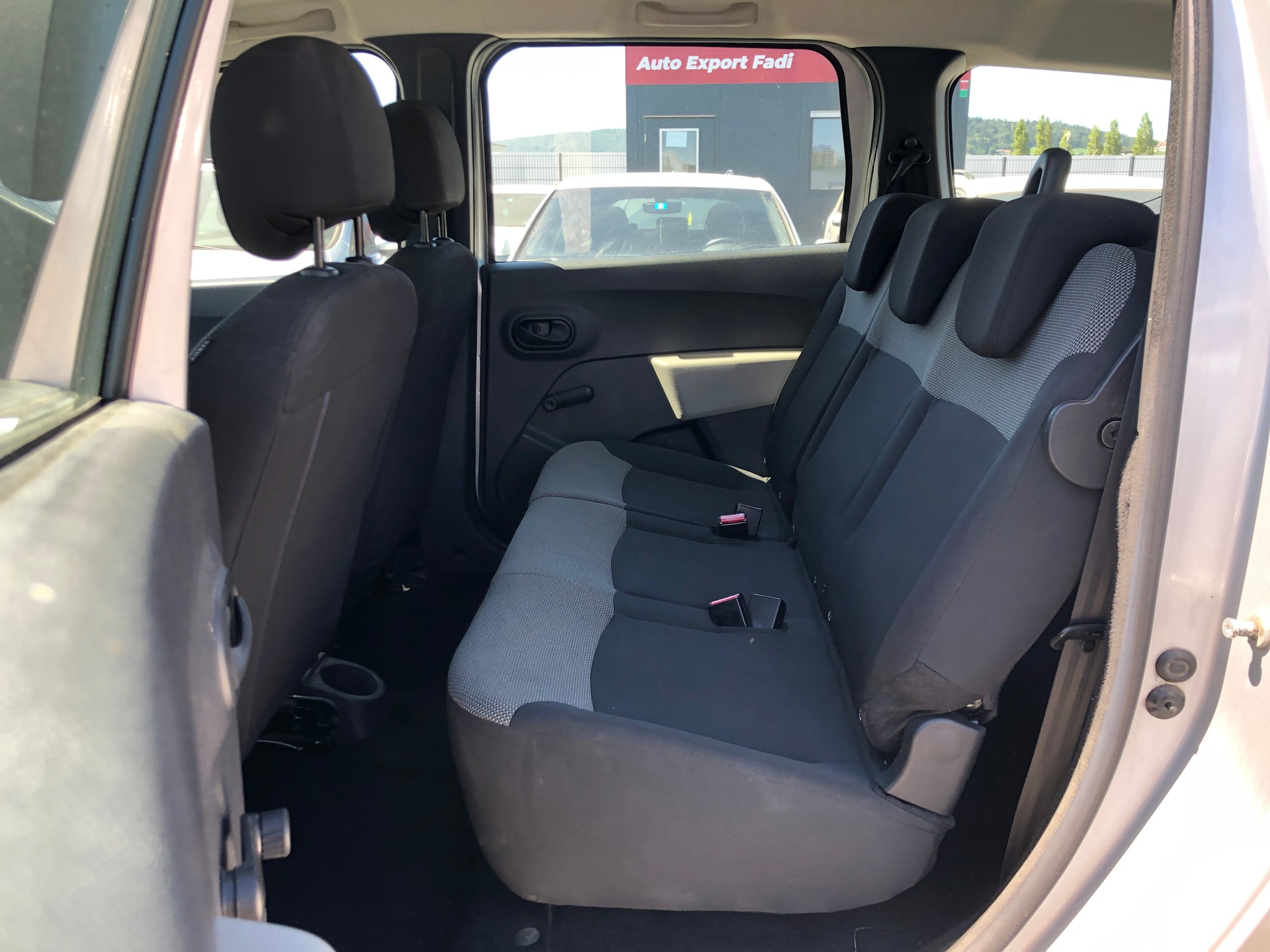 DACIA Lodgy 1.6 Essential 5PL-image-7