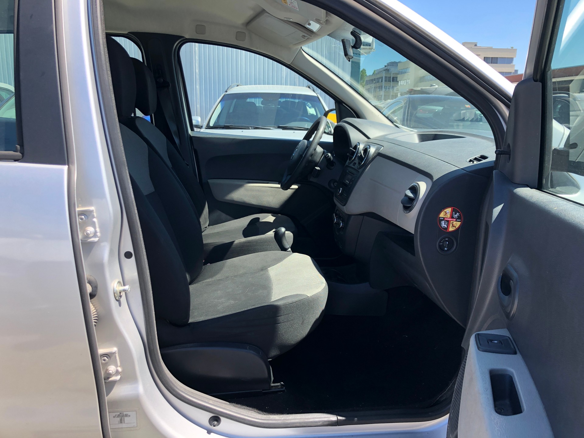 DACIA Lodgy 1.6 Essential 5PL-image-11