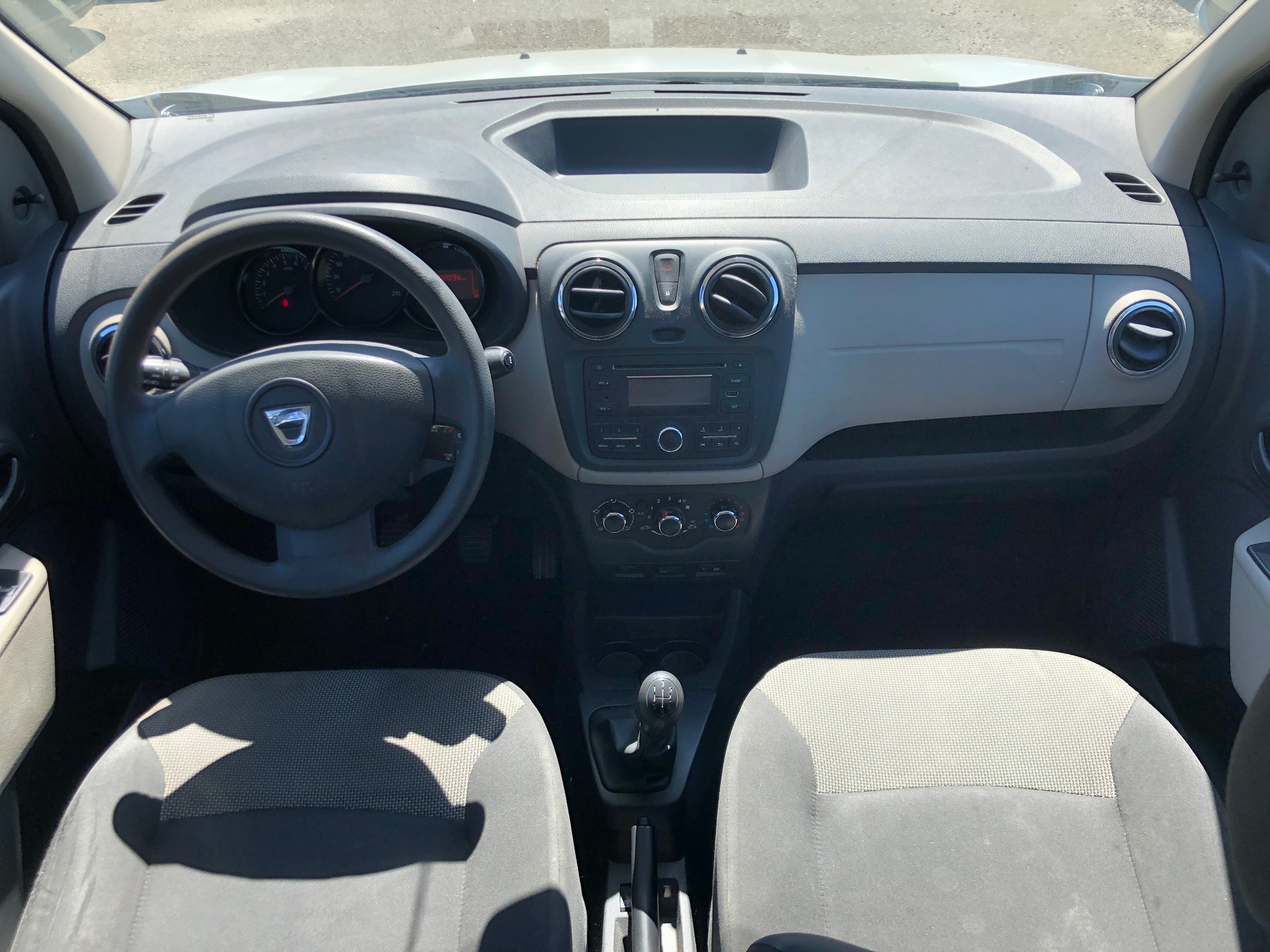 DACIA Lodgy 1.6 Essential 5PL-image-9