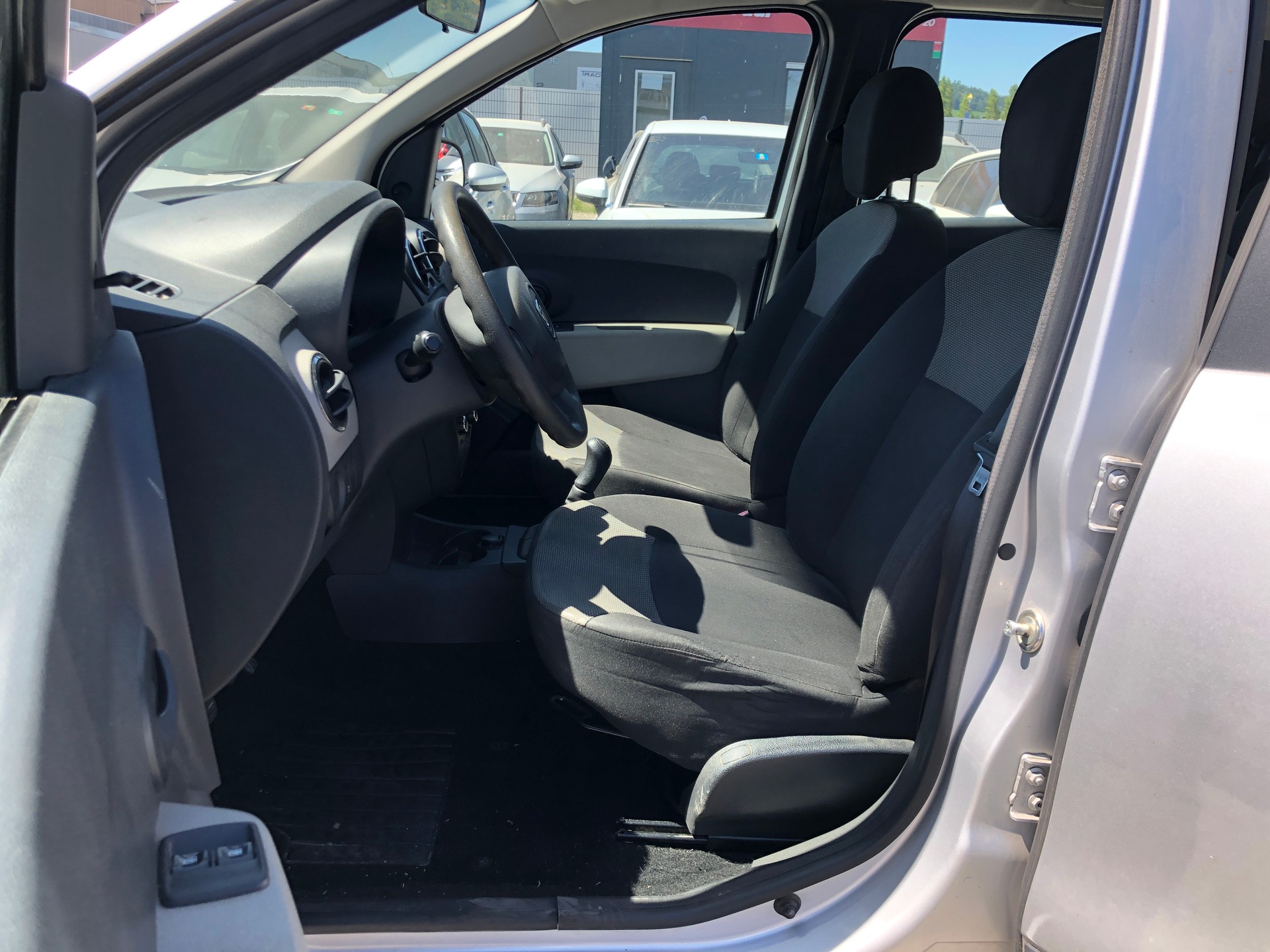 DACIA Lodgy 1.6 Essential 5PL-image-8