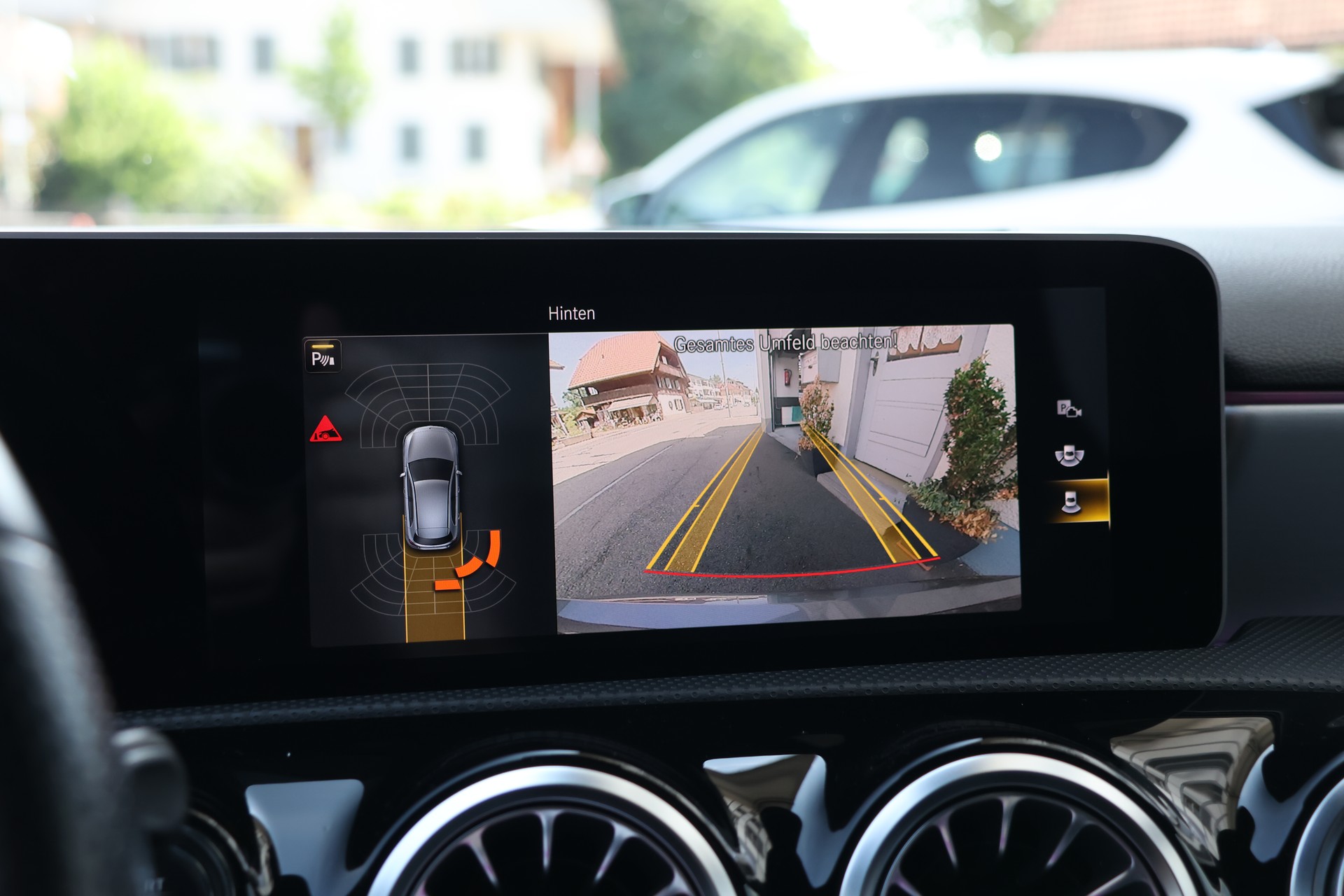 MERCEDES-BENZ A 250 AMG Line 7G-DCT (CH)-image-19