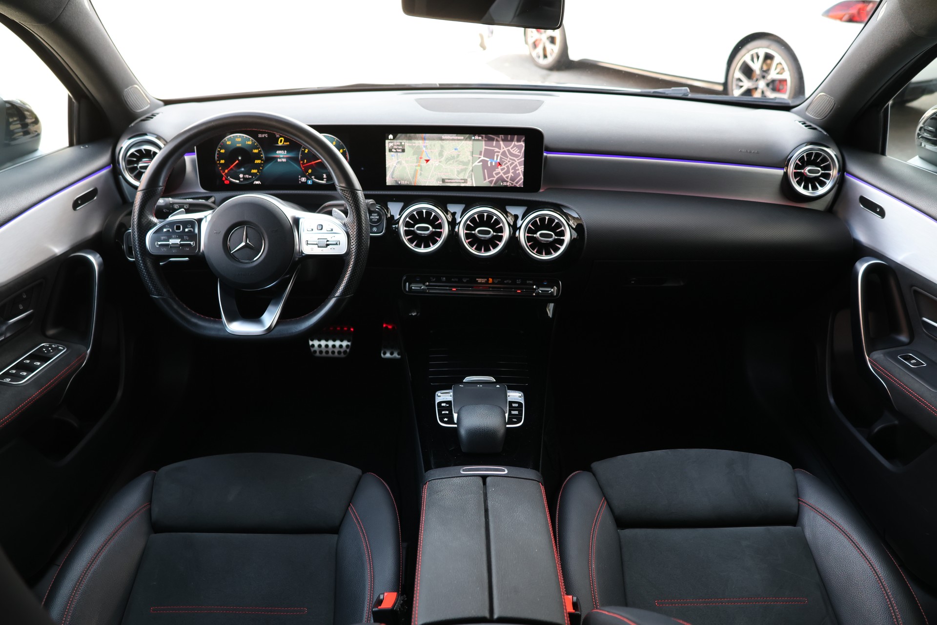 MERCEDES-BENZ A 250 AMG Line 7G-DCT (CH)-image-14
