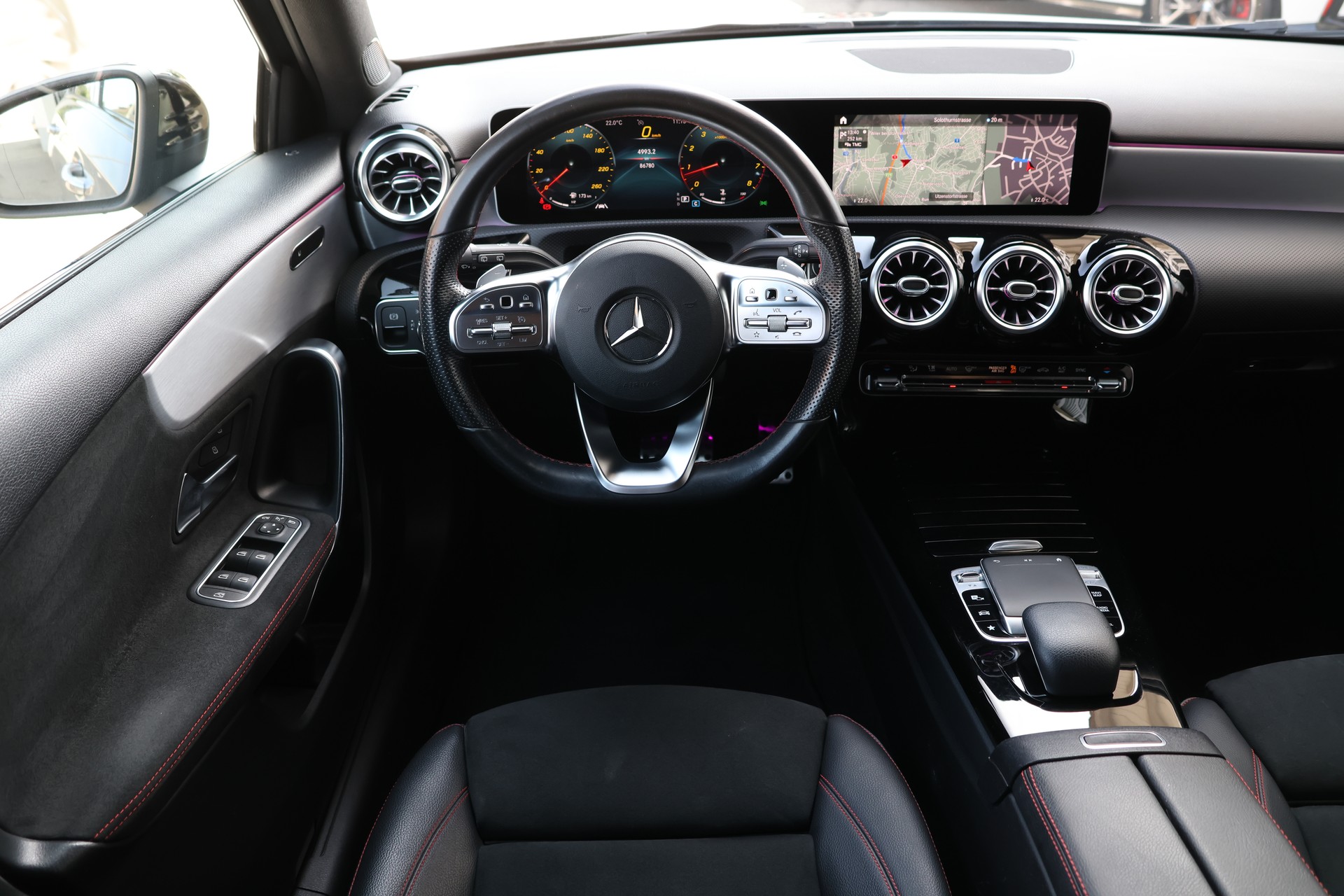 MERCEDES-BENZ A 250 AMG Line 7G-DCT (CH)-image-12