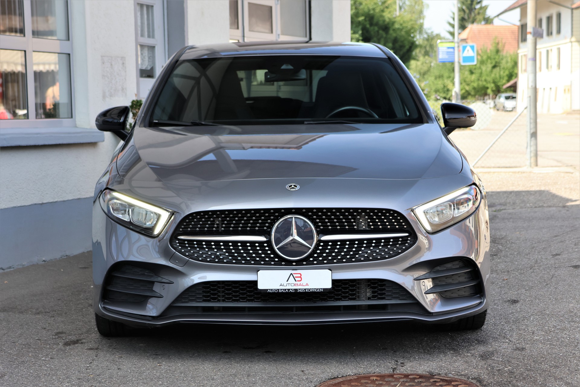 MERCEDES-BENZ A 250 AMG Line 7G-DCT (CH)-image-1