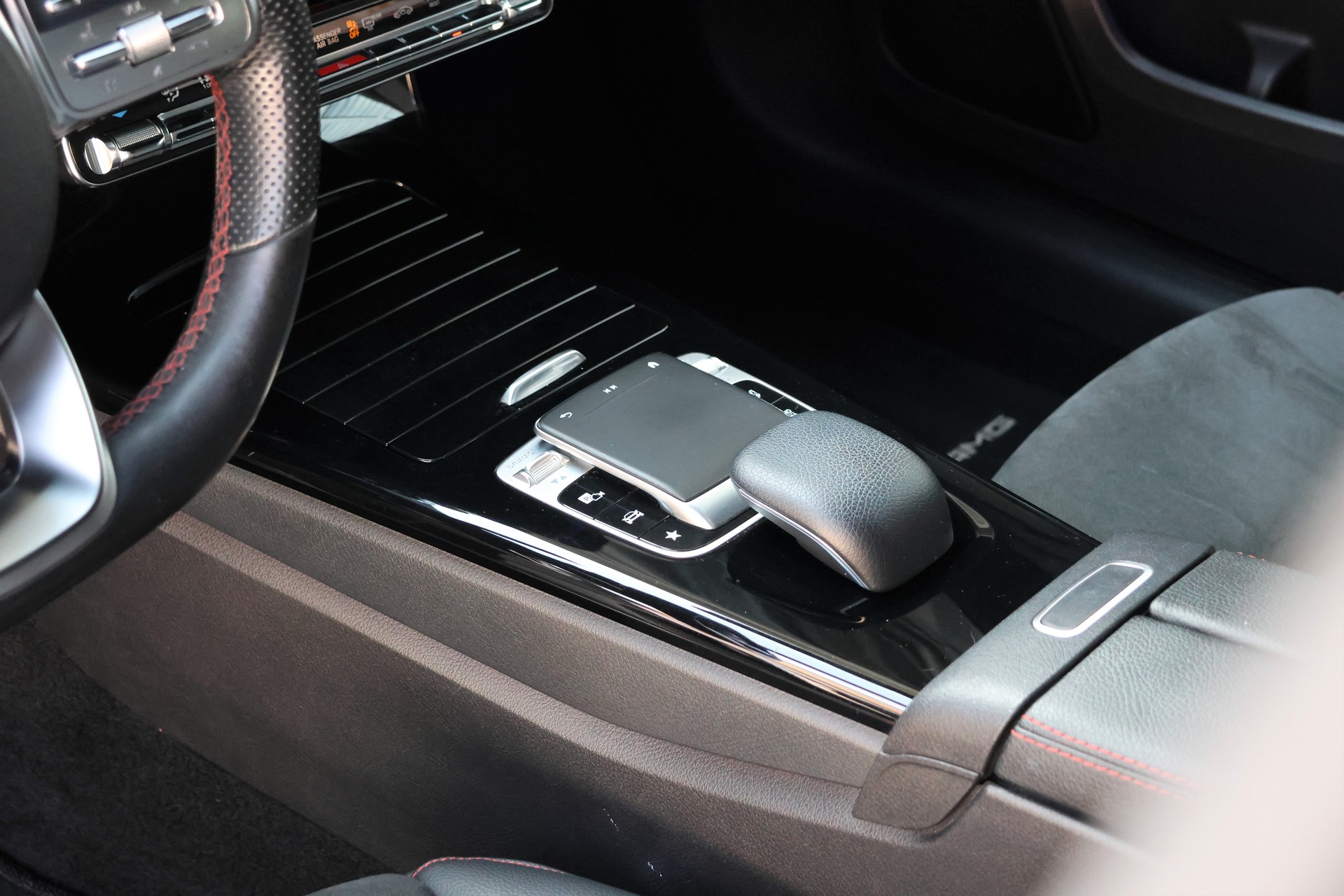 MERCEDES-BENZ A 250 AMG Line 7G-DCT (CH)-image-10