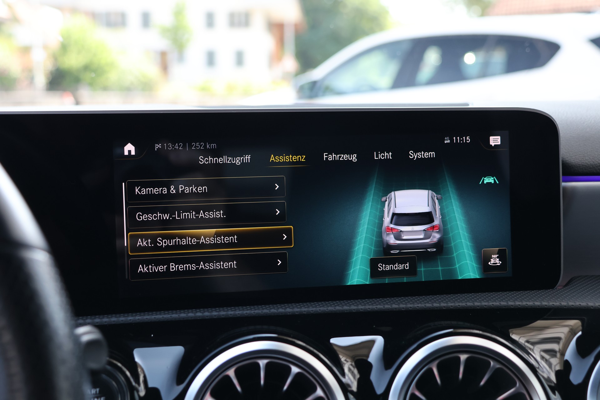 MERCEDES-BENZ A 250 AMG Line 7G-DCT (CH)-image-20