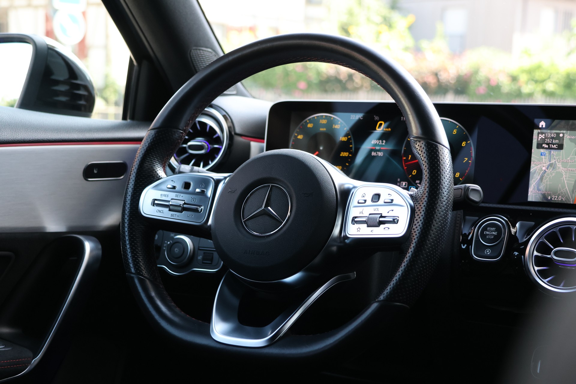 MERCEDES-BENZ A 250 AMG Line 7G-DCT (CH)-image-13